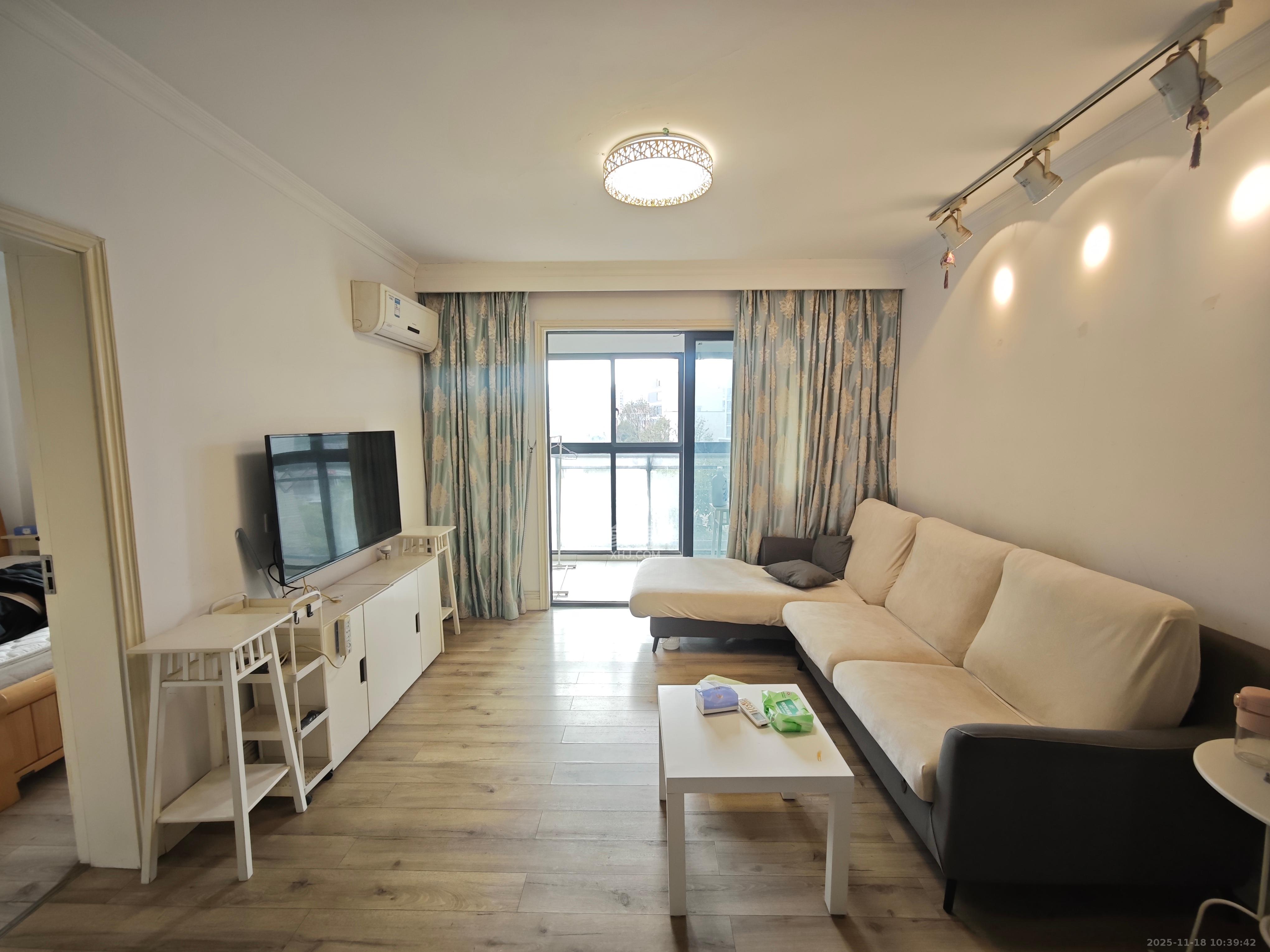 阿普阿布  2室2厅1卫    2300.0元/月