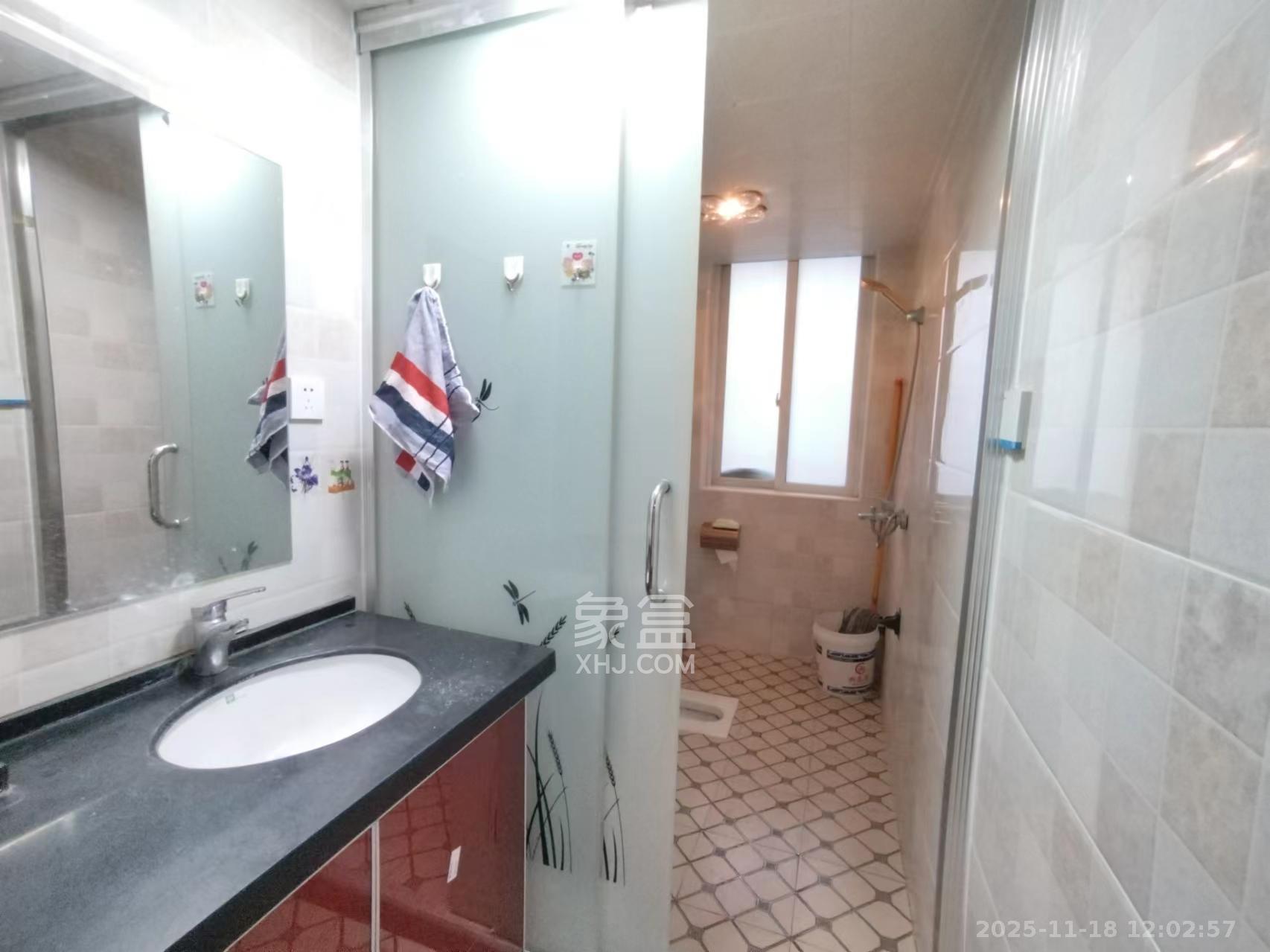 谷山庭院一期  3室2厅1卫    2000.0元/月室内图