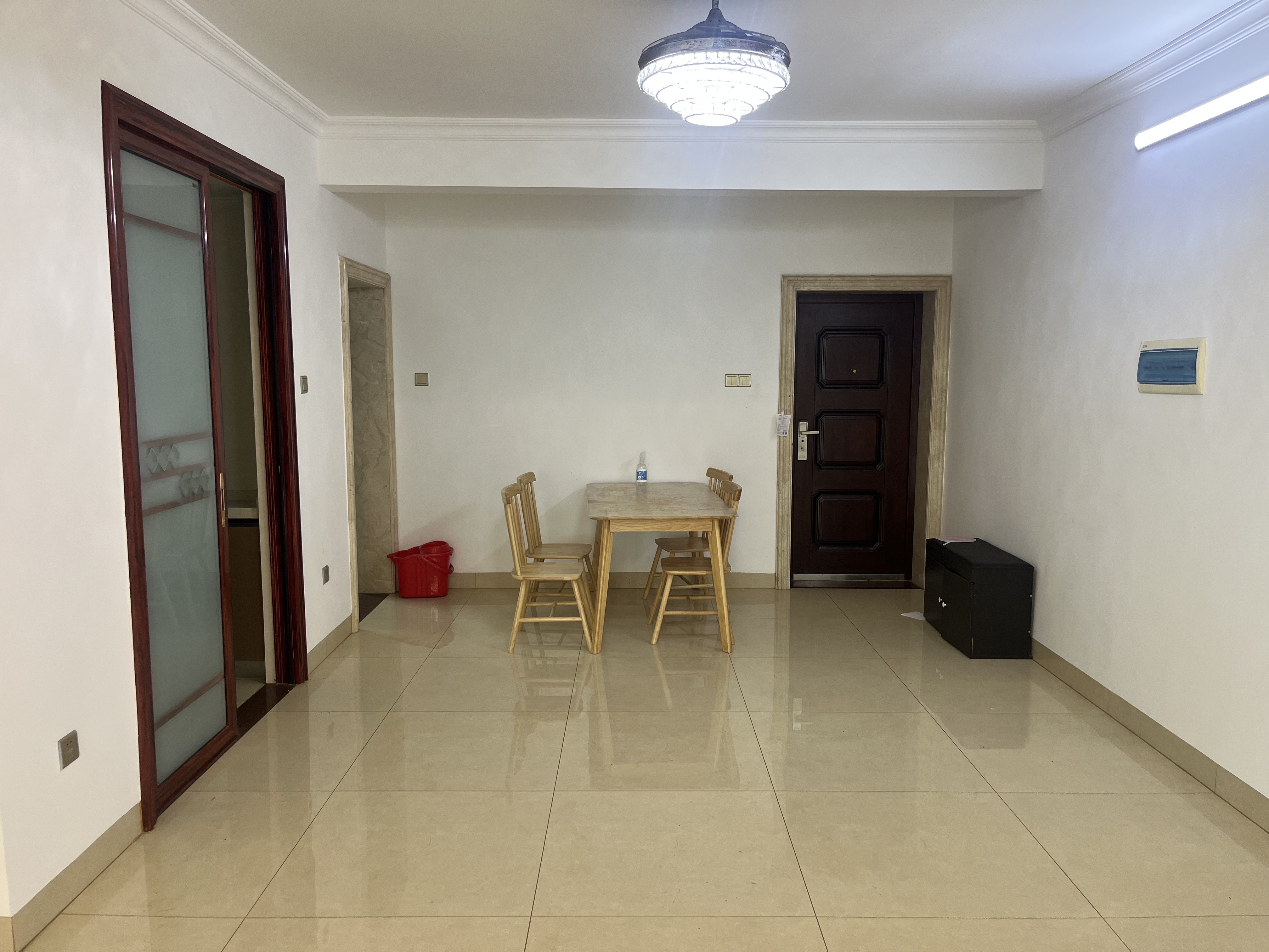 滨江宝恒  4室2厅2卫    3300.0元/月室内图