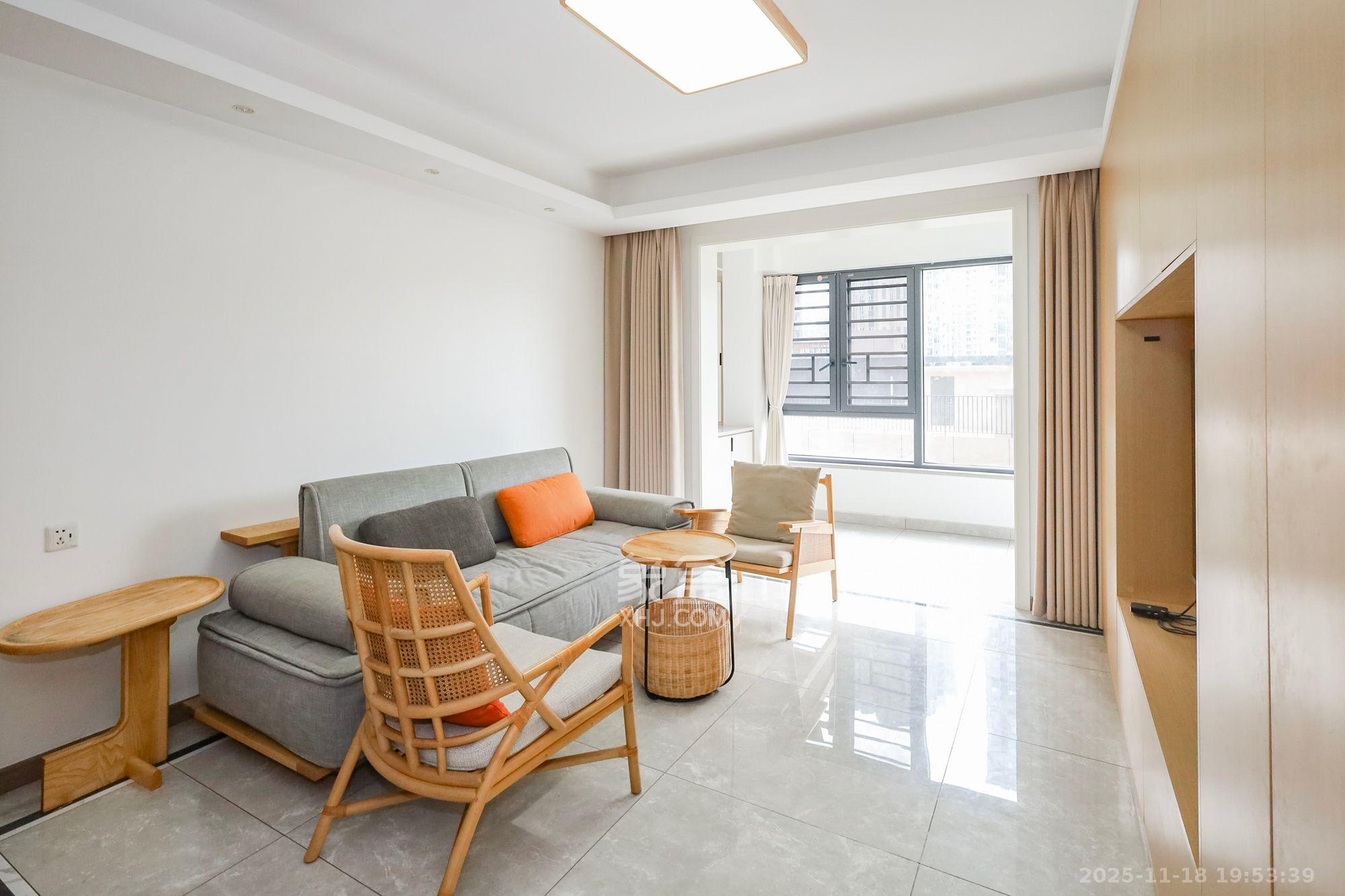 龙湖铂金中心(龙湖春江郦城) 3室2厅2卫 4800.0元/月 龙湖铂金中心(龙湖春江郦城) 3室2厅2卫 4800.0元/月室内图