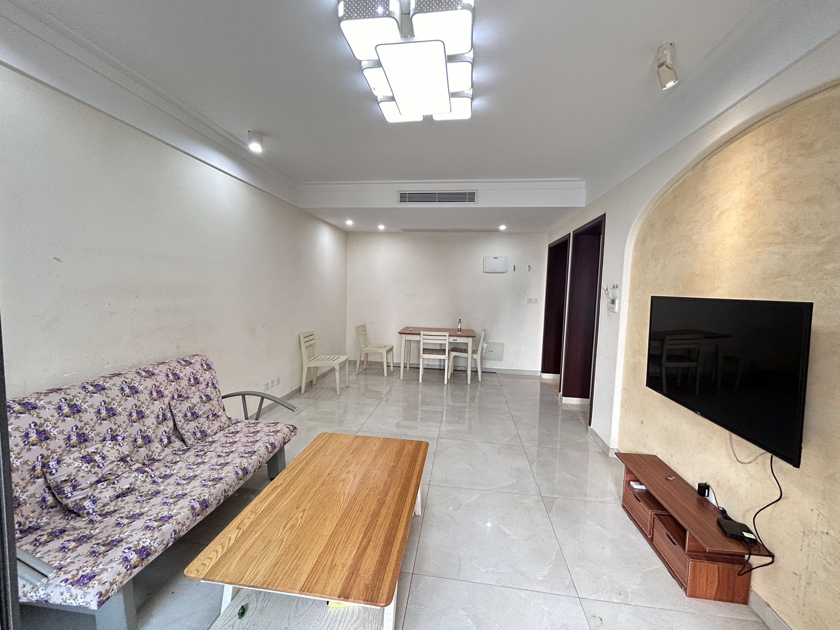 海域阳光（一二期）  1室1厅1卫    80.0万室内图