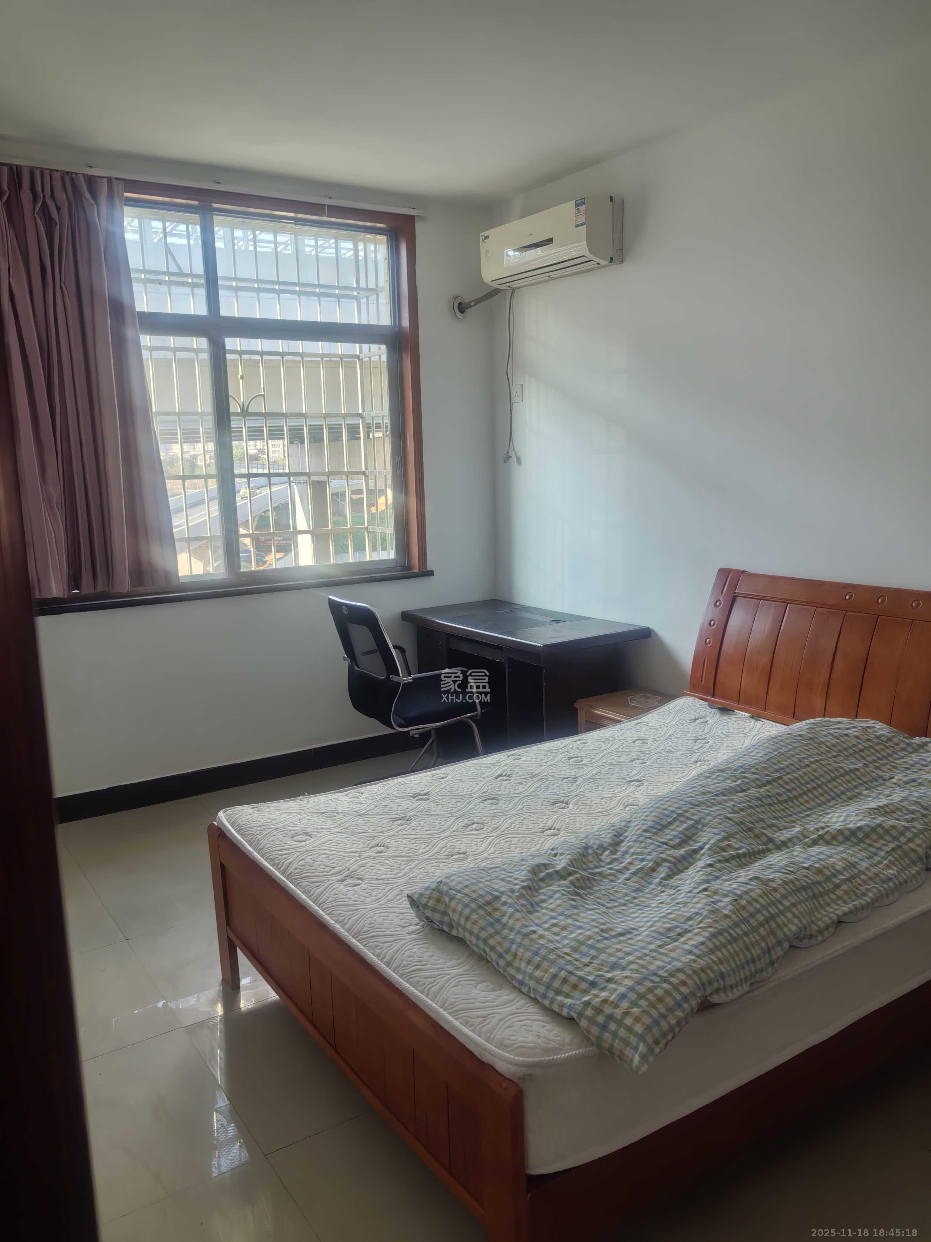 城西安置小区  3室2厅2卫    1500.0元/月室内图