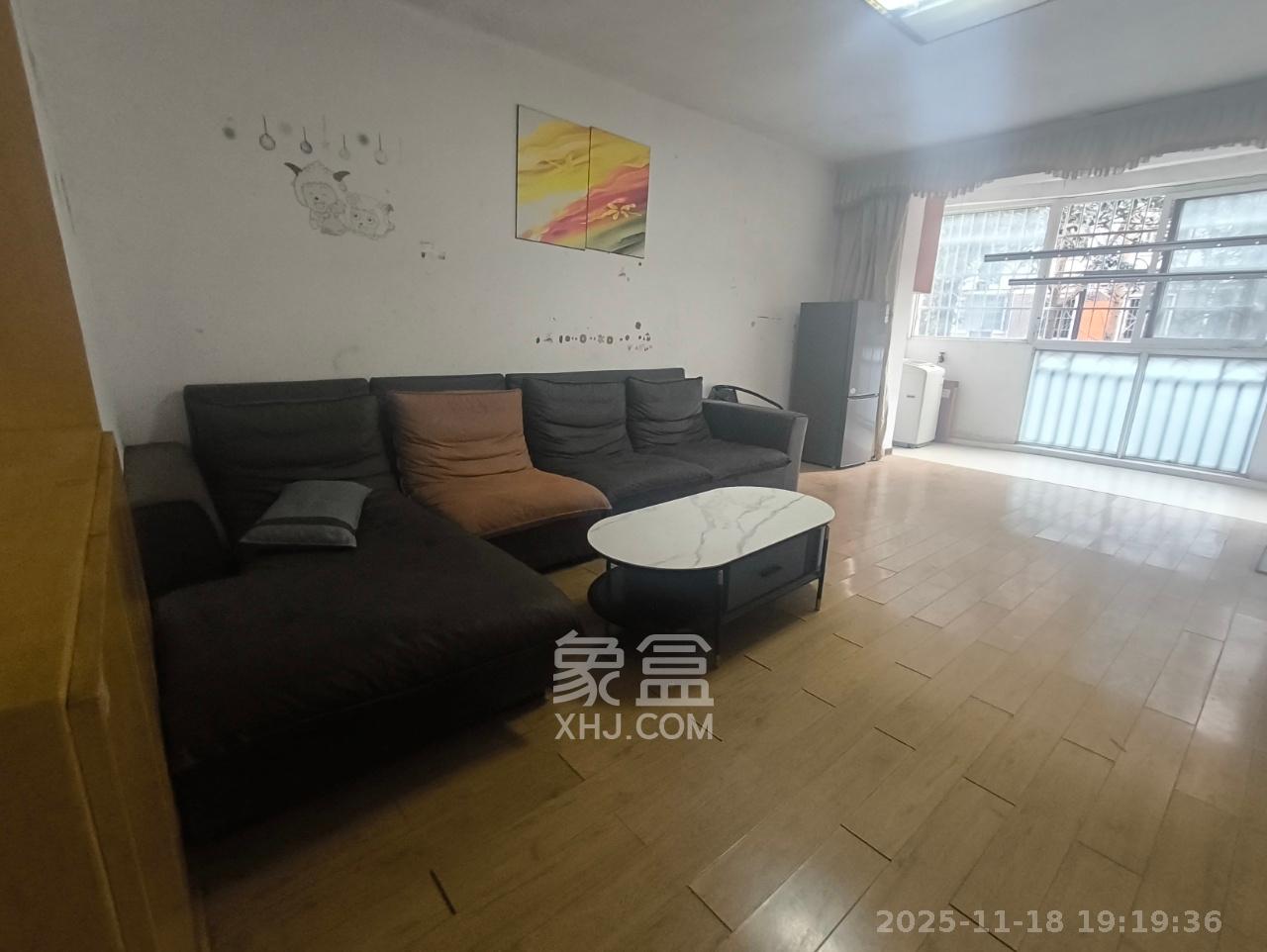 枫华府第 2室2厅1卫 1300.0元/月 枫华府第 2室2厅1卫 1300.0元/月室内图