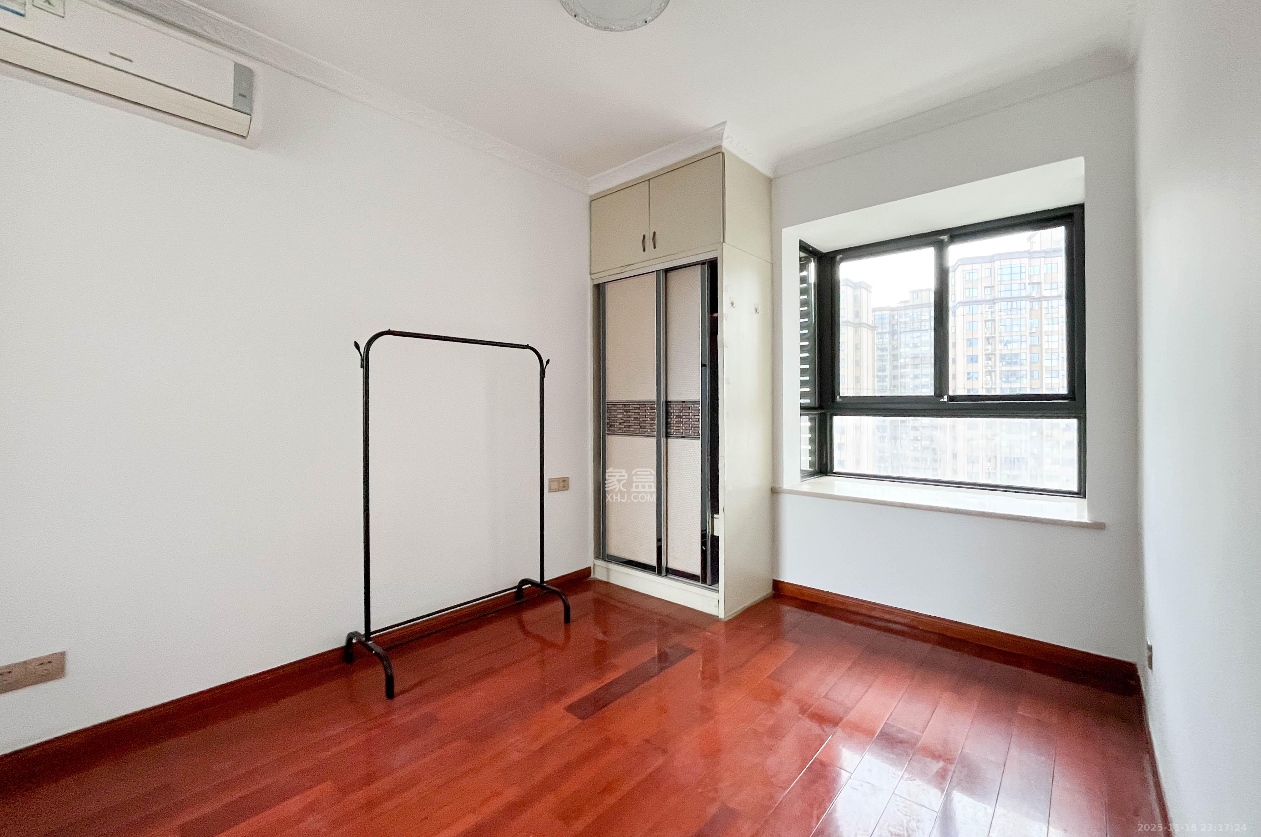 高鑫麓城  3室2厅1卫    78.0万其他