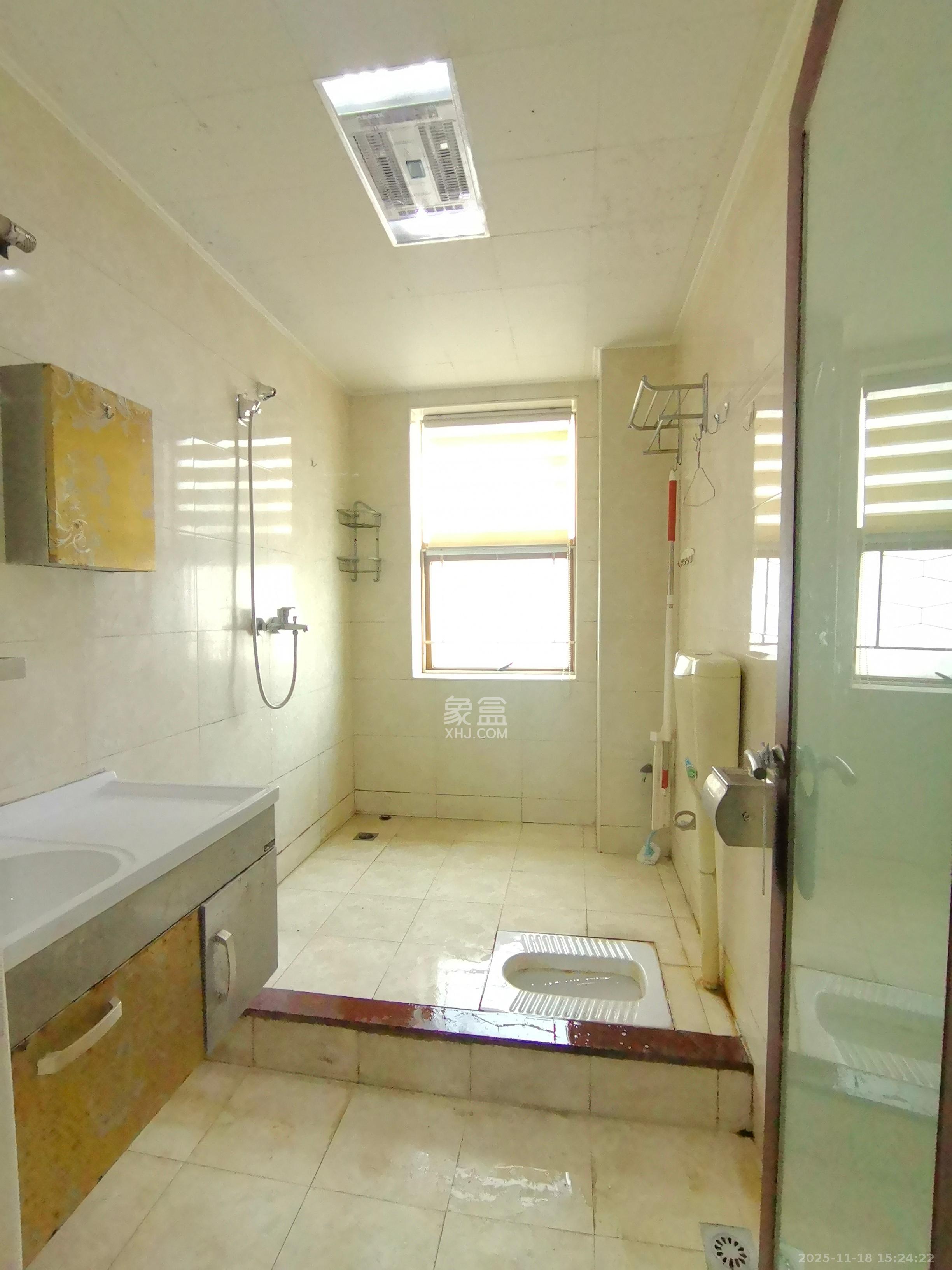 天健芙蓉盛世一期 3室2厅2卫 3300.0元/月 天健芙蓉盛世一期 3室2厅2卫 3300.0元/月室内图