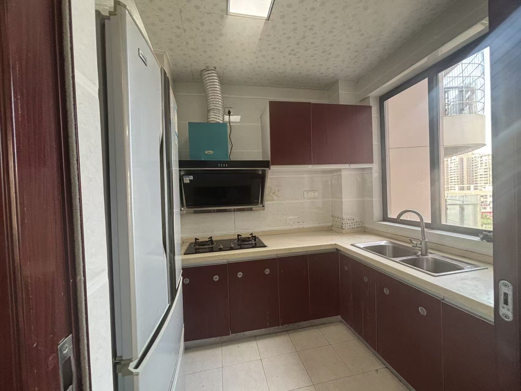 绿地海长流二期  2室2厅1卫    2000.0元/月室内图