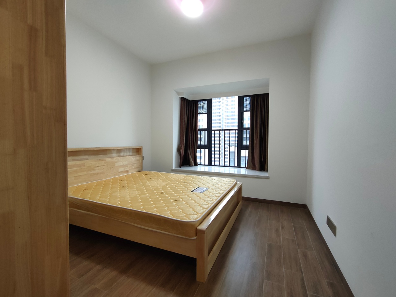 仁恒海棠公园(一期) 3室2厅1卫 5200.0元/月 仁恒海棠公园(一期) 3室2厅1卫 5200.0元/月室内图