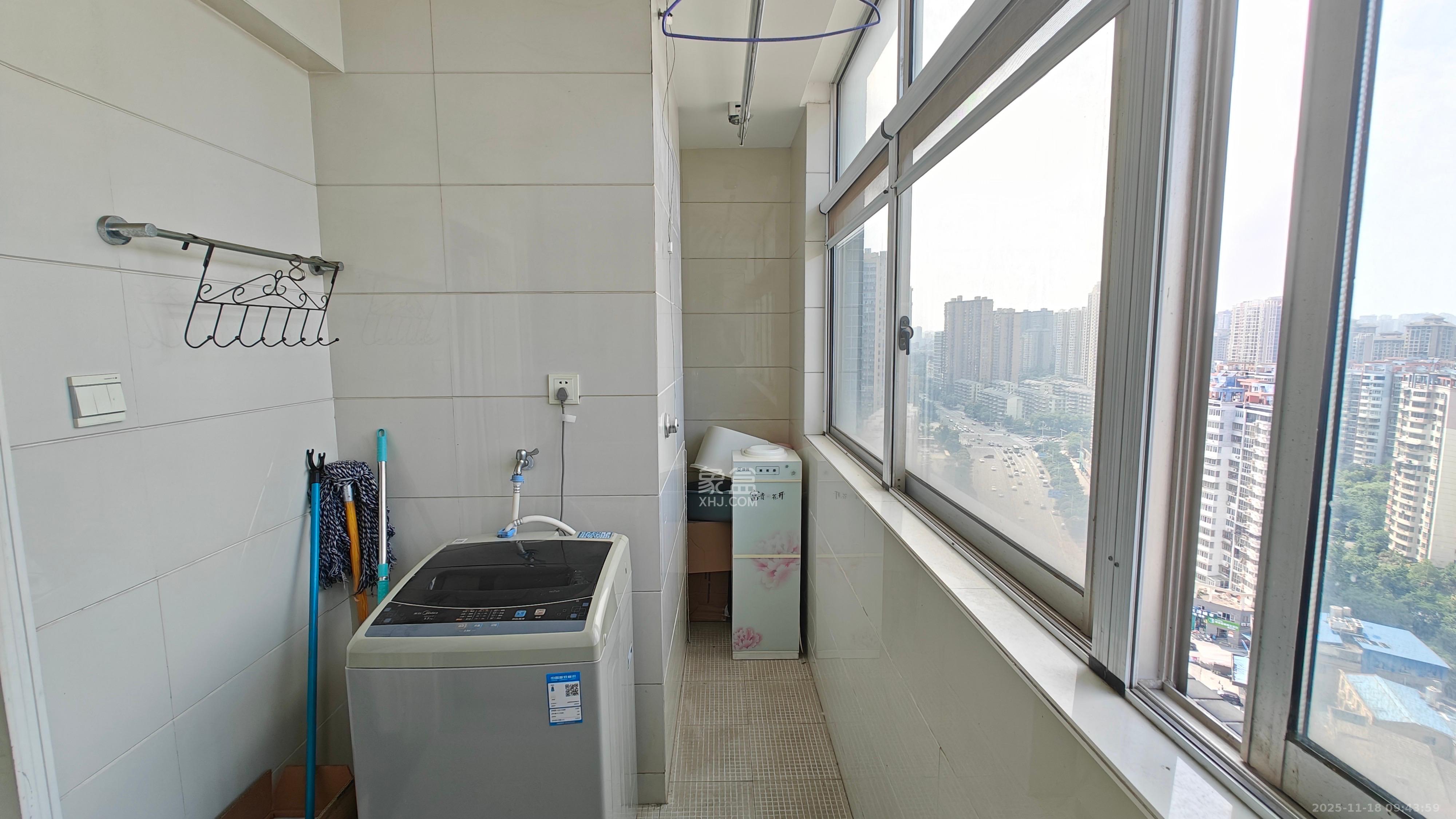 观湖公寓  1室1厅1卫    1500.0元/月室内图