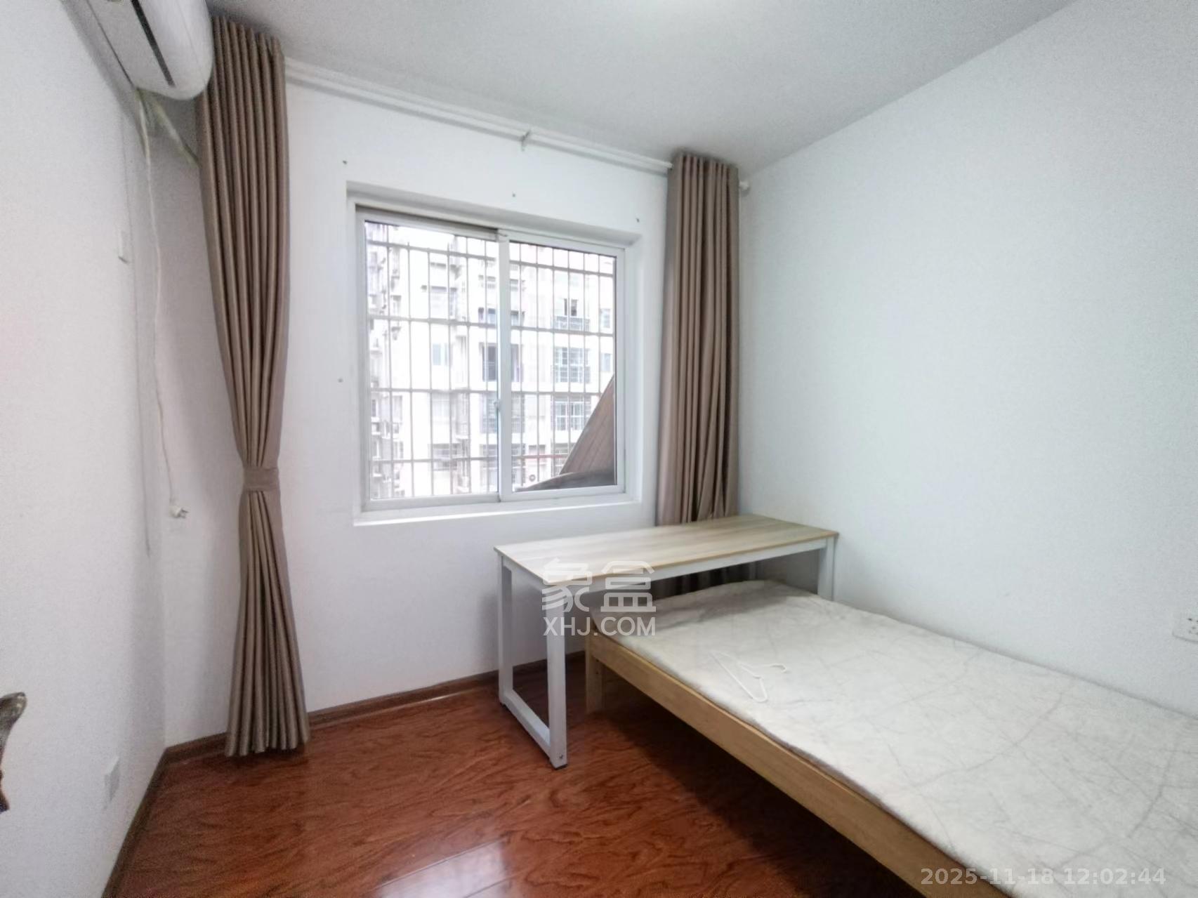 谷山庭院一期  3室2厅1卫    2000.0元/月室内图