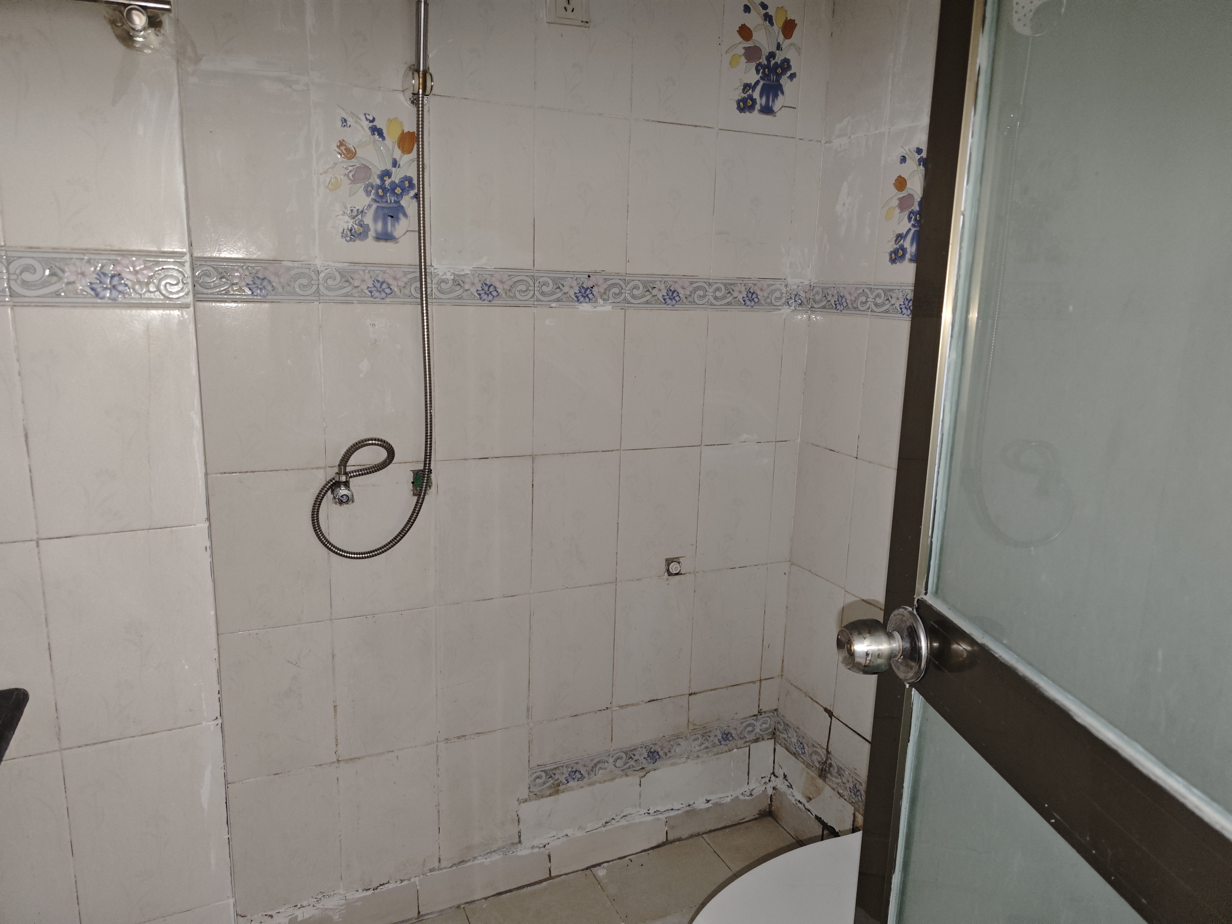 椰岛大厦 3室2厅2卫 3300.0元/月 椰岛大厦 3室2厅2卫 3300.0元/月室内图