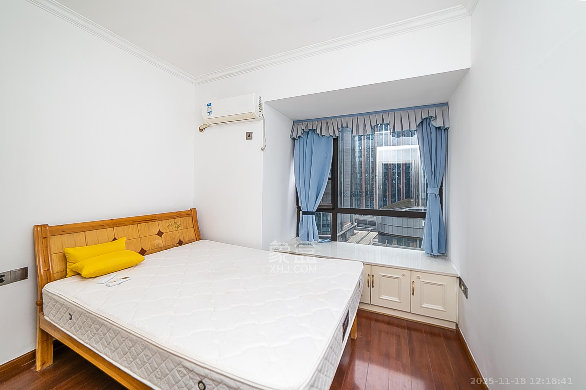 通用时代国际社区  3室2厅2卫    108.0万卧室