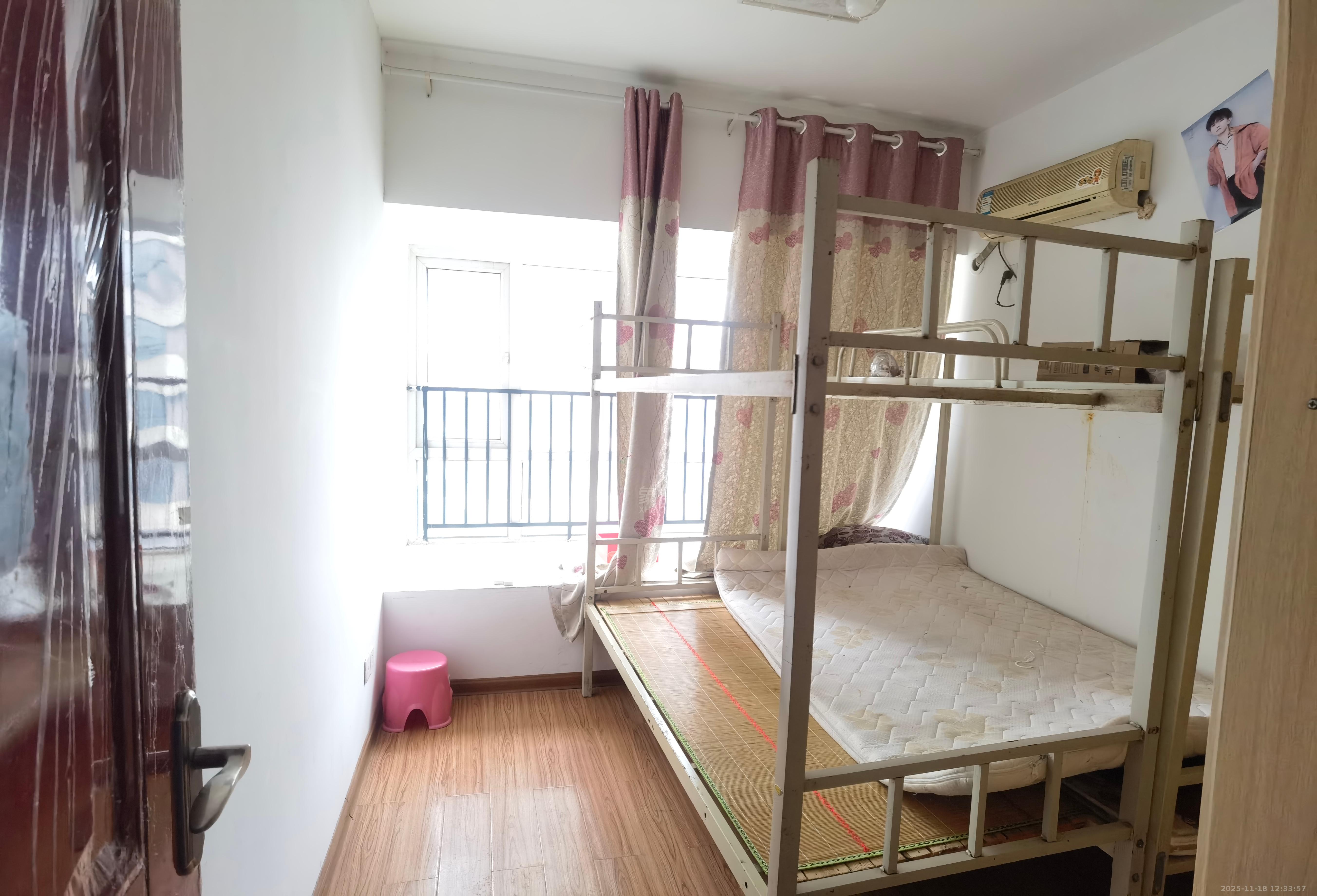 美的城三期  3室2厅2卫    1500.0元/月室内图