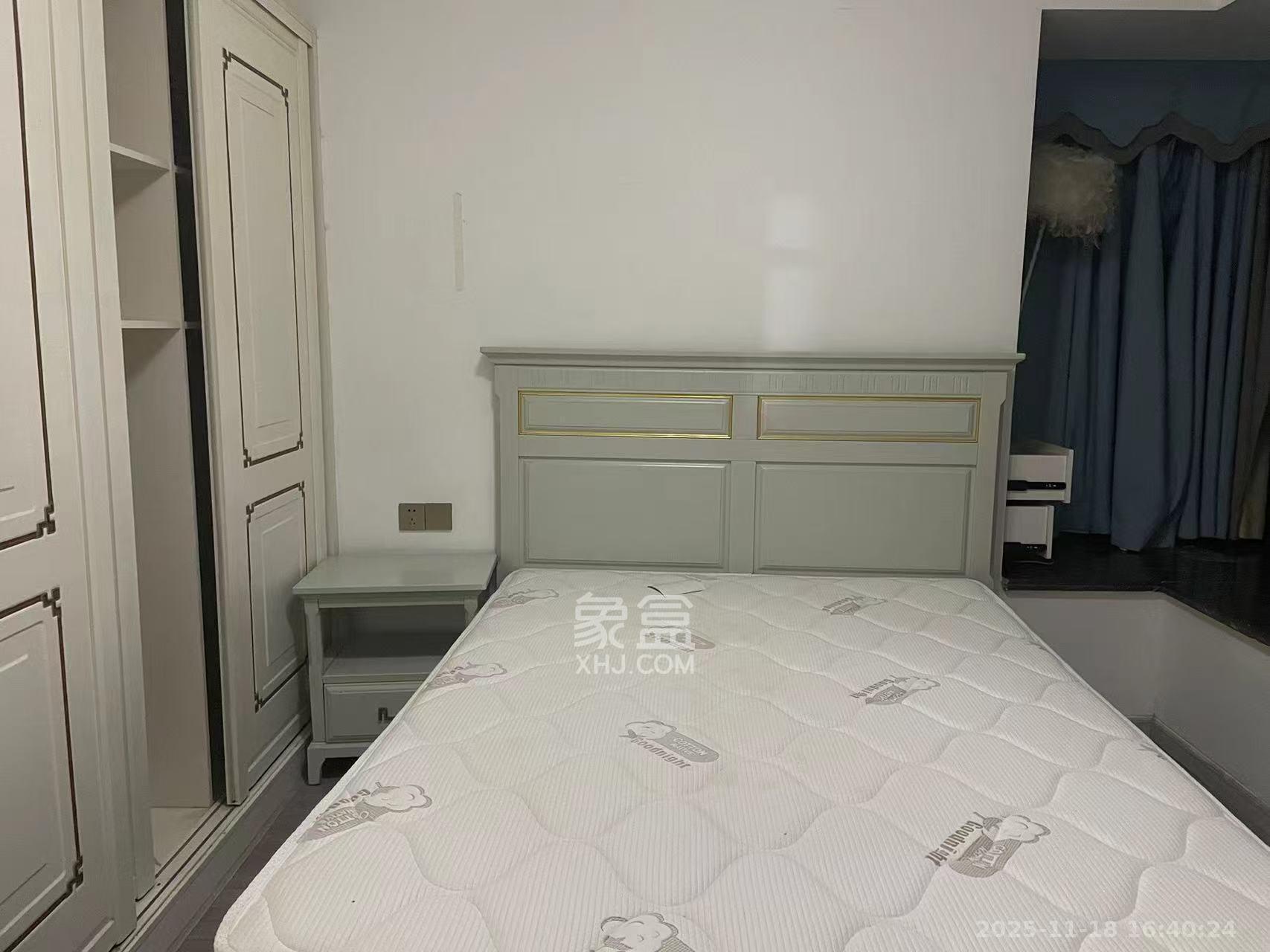 上东辛顿公寓  4室2厅2卫    3100.0元/月