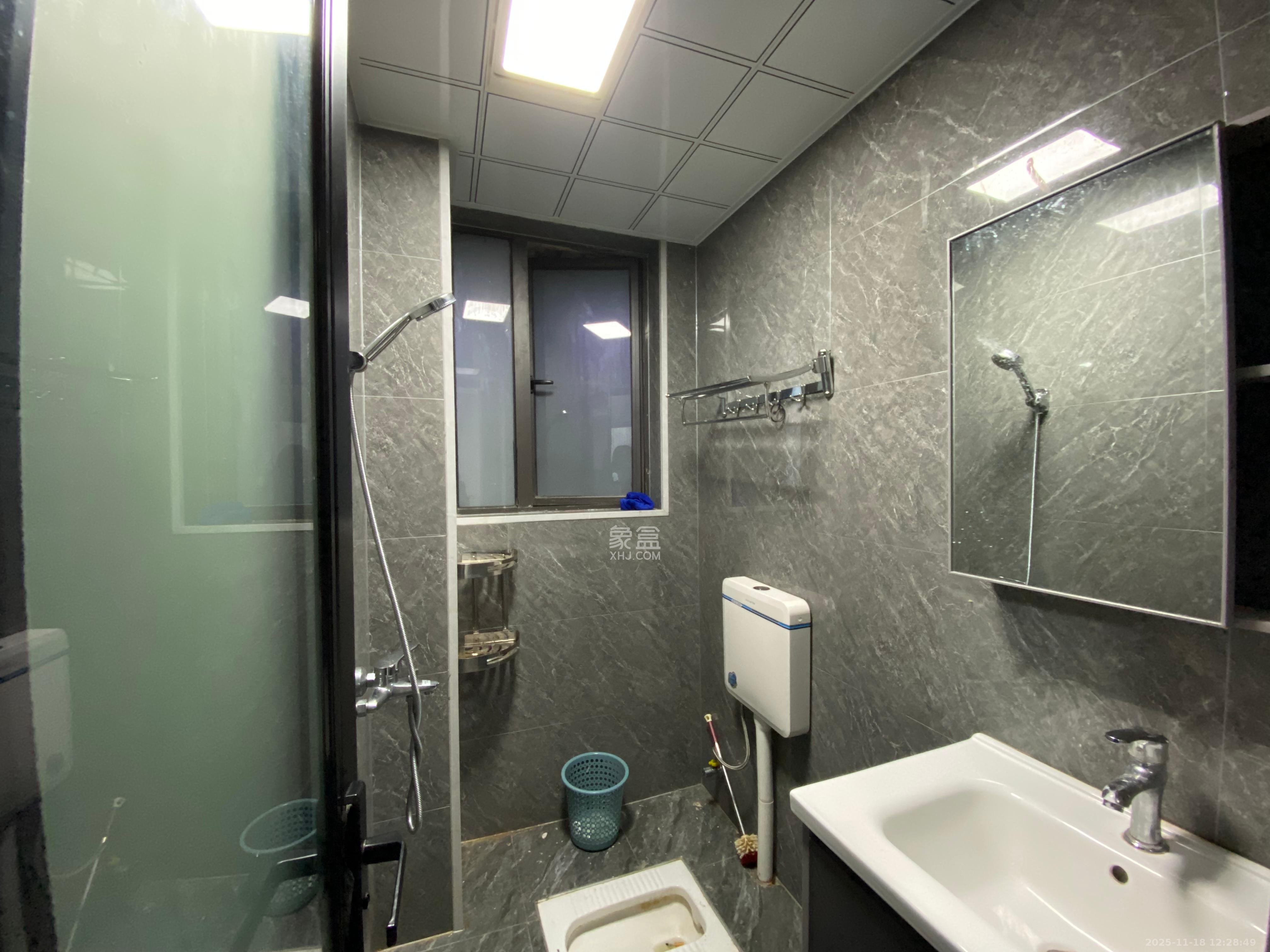 东岸梅园小区 2室2厅1卫 2200.0元/月 东岸梅园小区 2室2厅1卫 2200.0元/月室内图