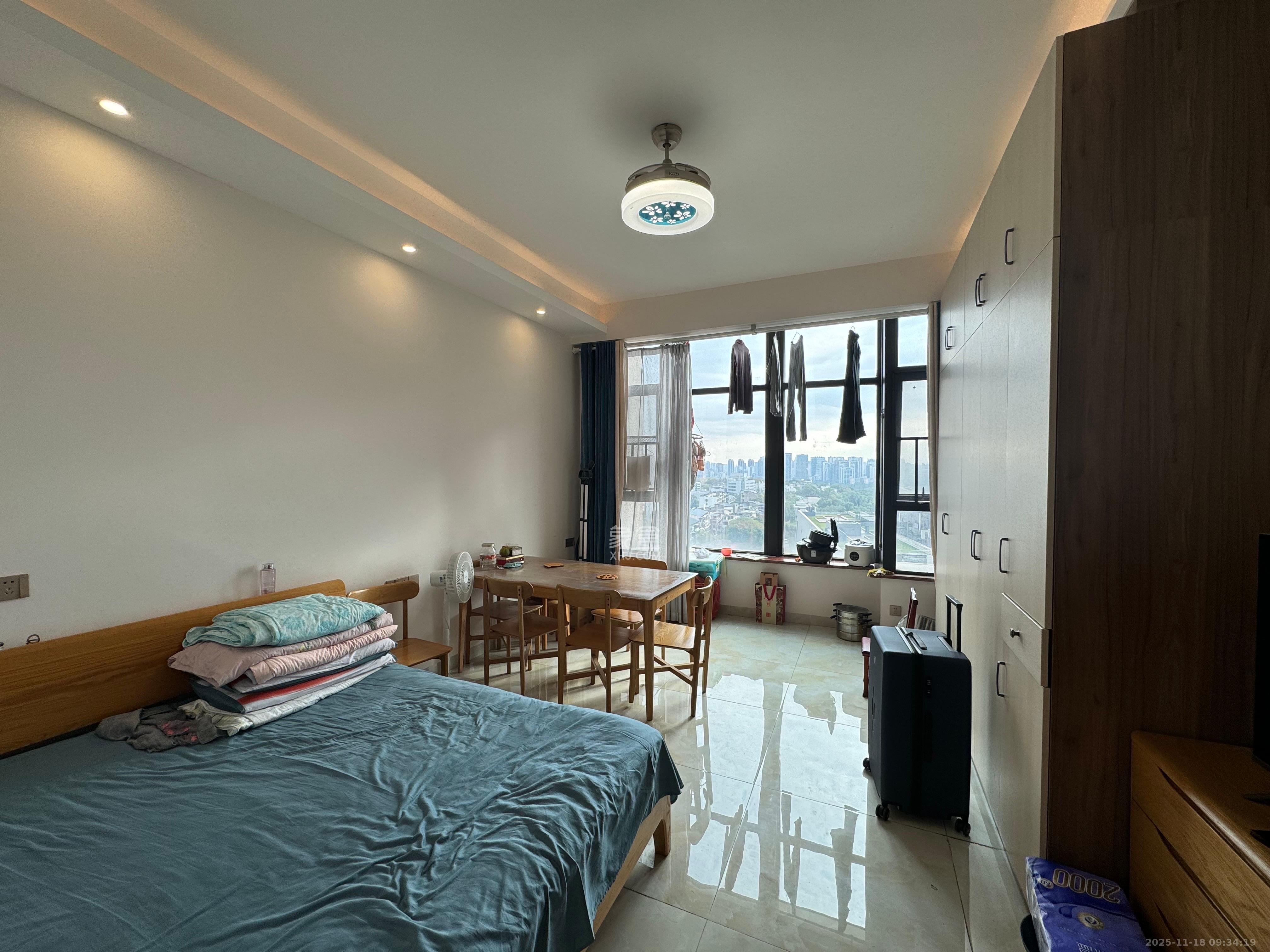 公园9号大都会  1室1厅1卫    2480.0元/月室内图1