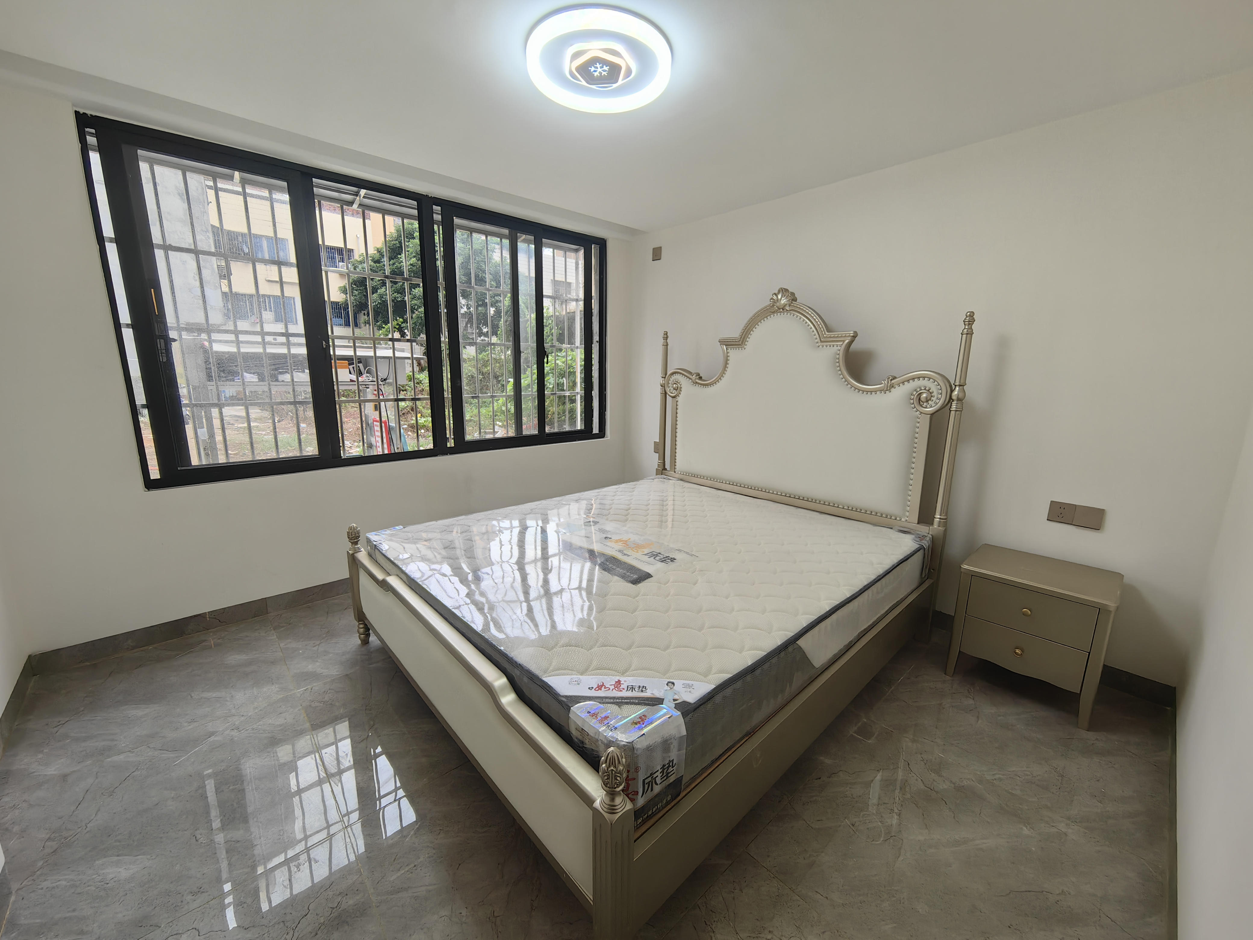 金竹园  1室0厅0卫    55.0万客厅