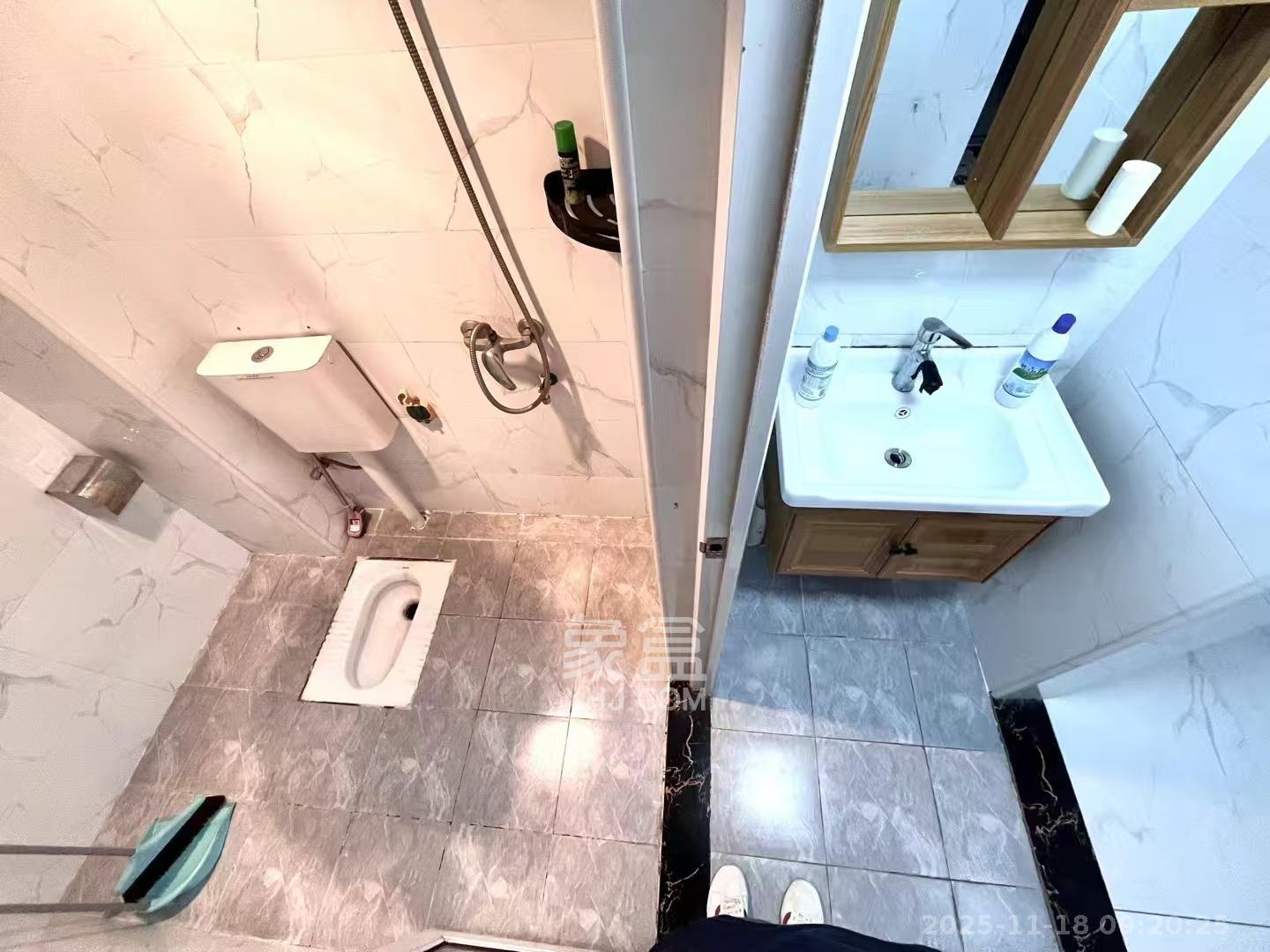 国泰九龙湾  3室2厅1卫    2000.0元/月室内图