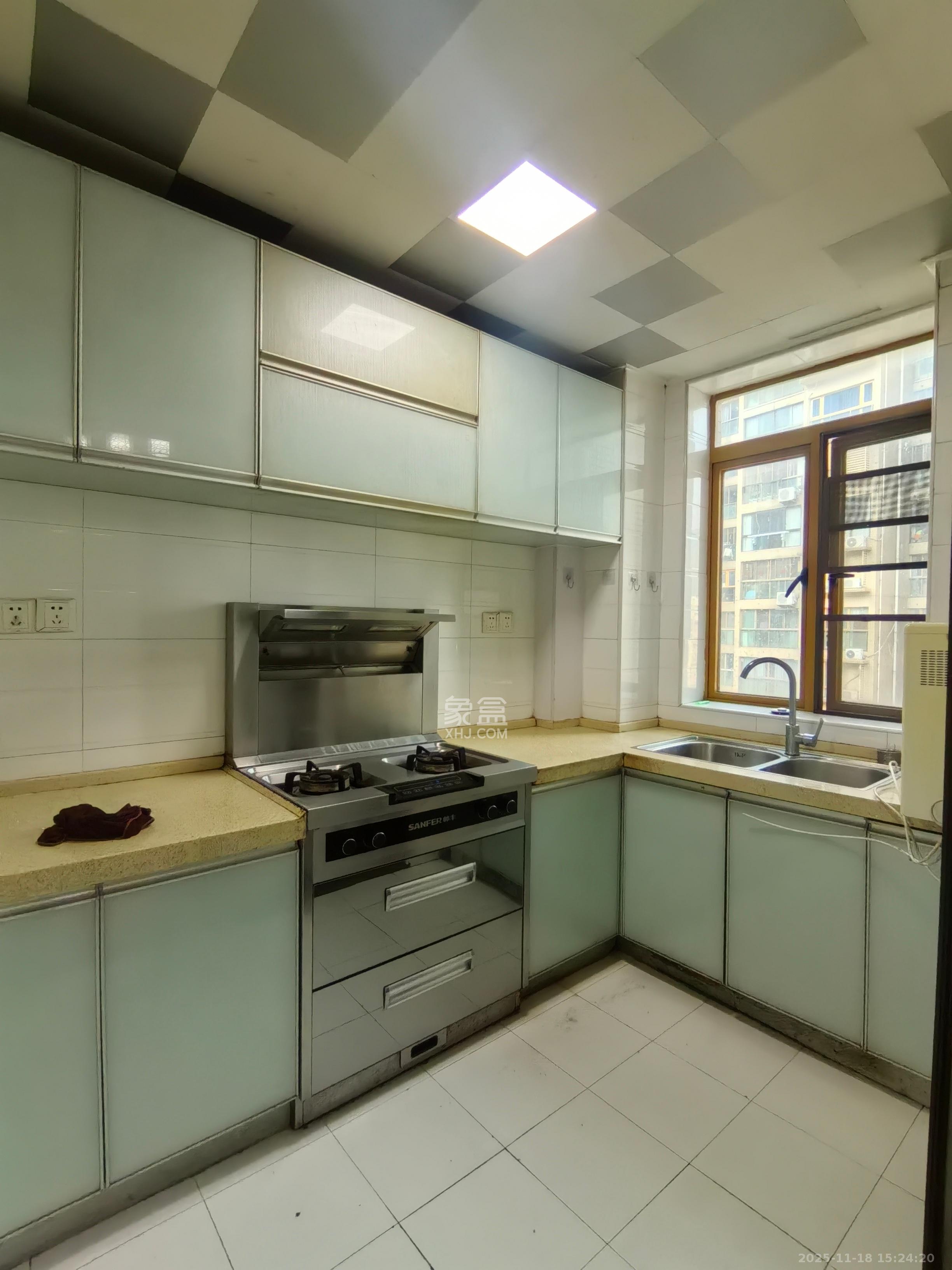 天健芙蓉盛世一期 3室2厅2卫 3300.0元/月 天健芙蓉盛世一期 3室2厅2卫 3300.0元/月室内图