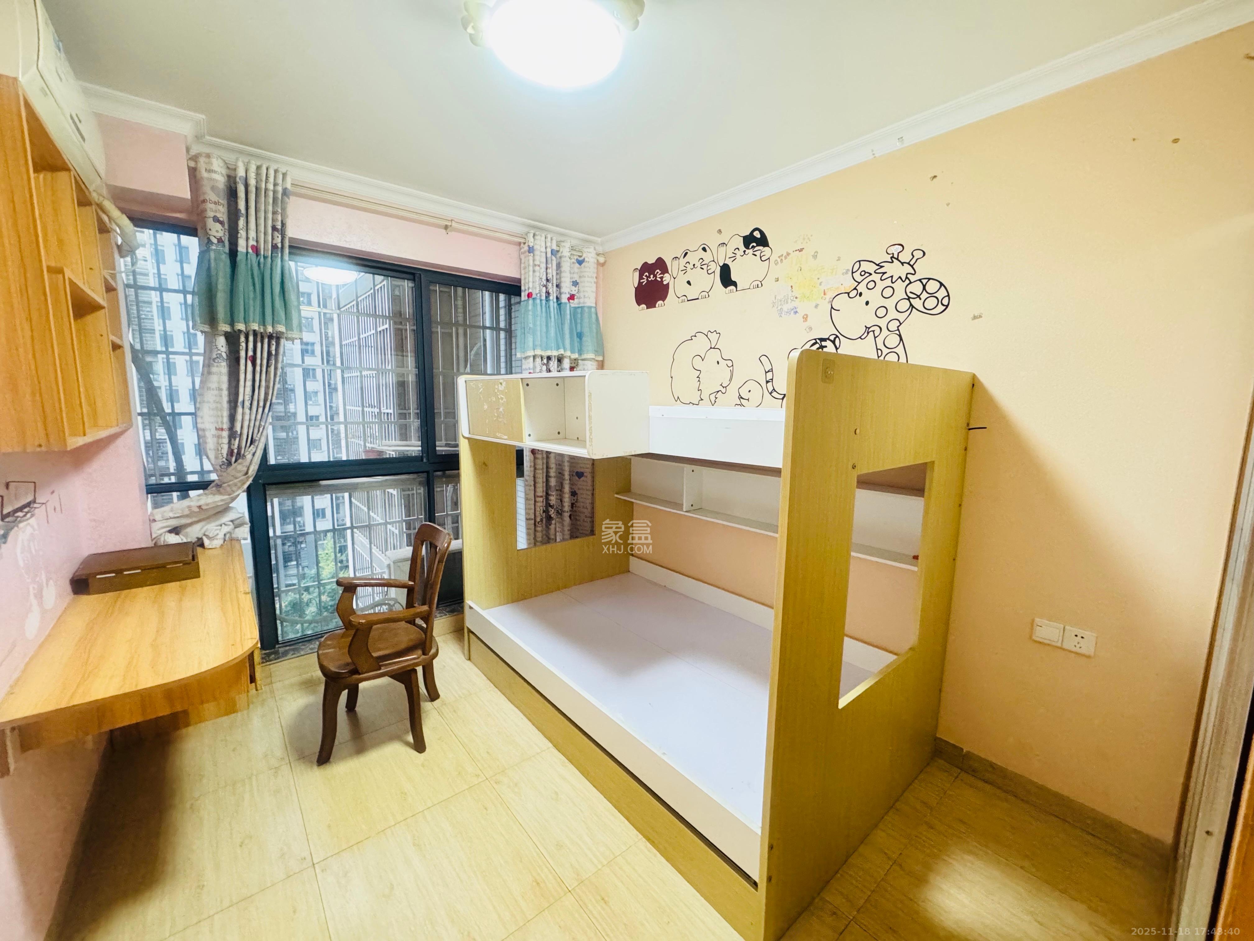 泰龙华府  3室2厅2卫    2200.0元/月室内图