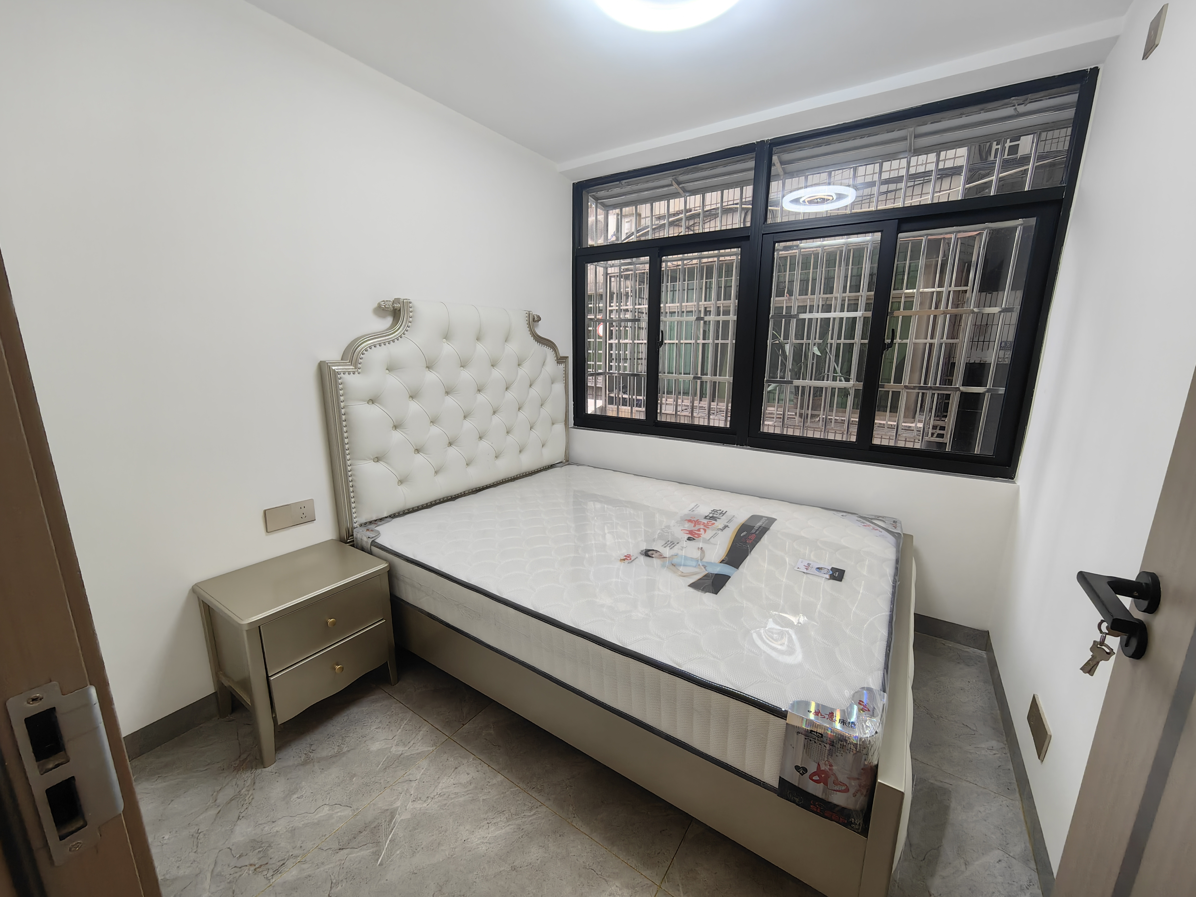 金竹园  1室0厅0卫    55.0万客厅