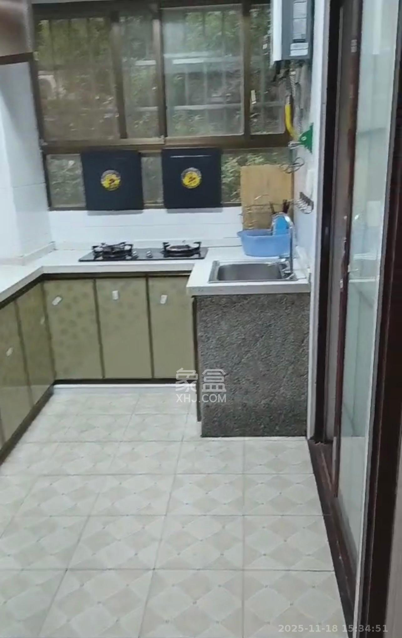 牛婆塘社区  2室1厅1卫    1600.0元/月室内图