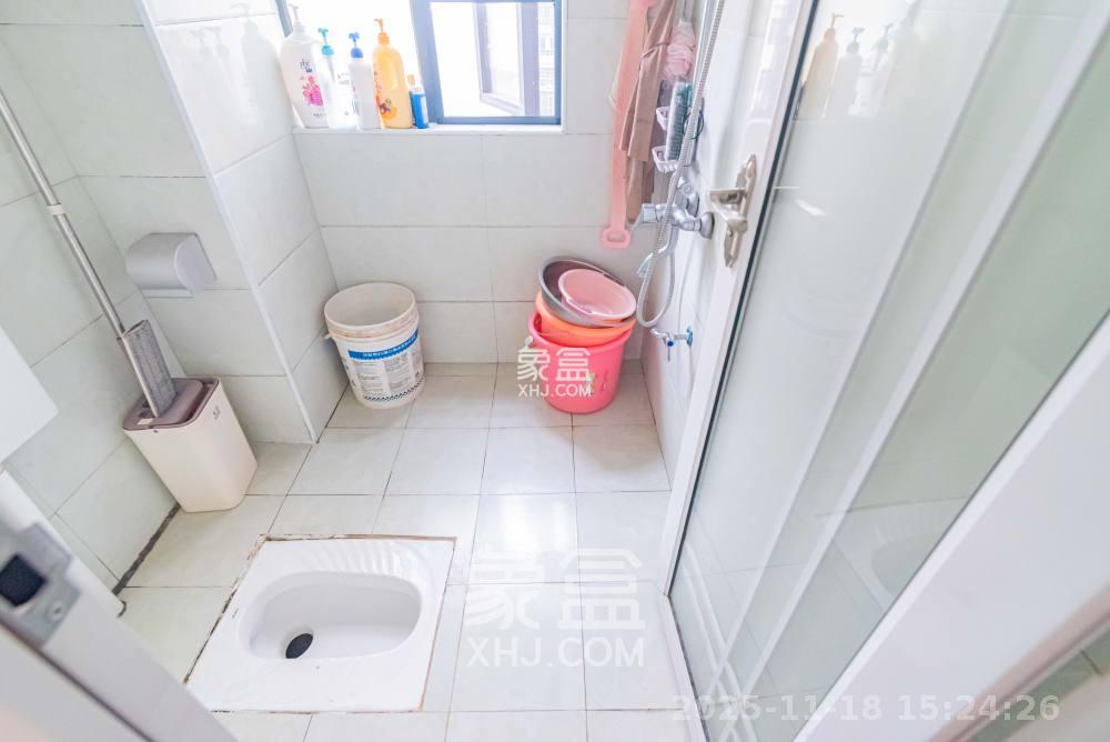 悦湖山  4室2厅1卫    2300.0元/月室内图