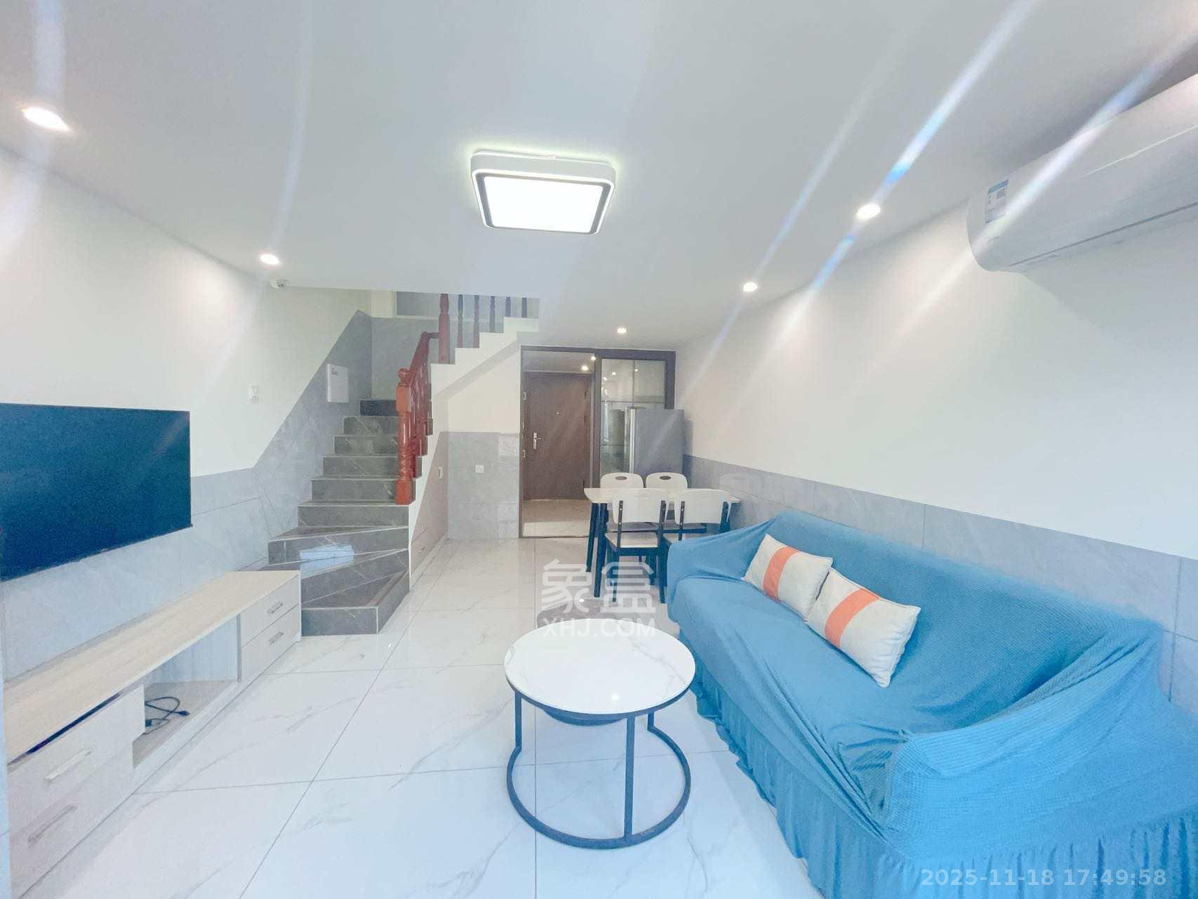 长房时代小镇  2室1厅1卫    1800.0元/月室内图1