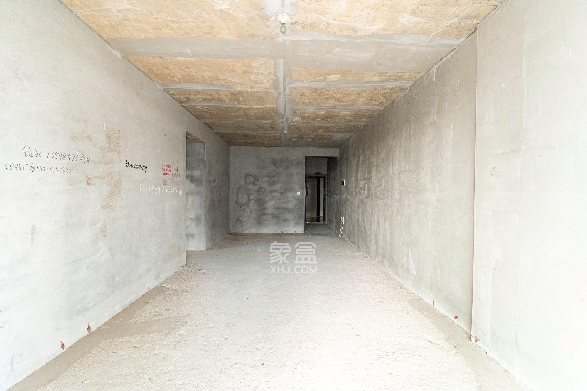 财汇新天地（财汇商务广场）  3室2厅2卫    55.8万客厅