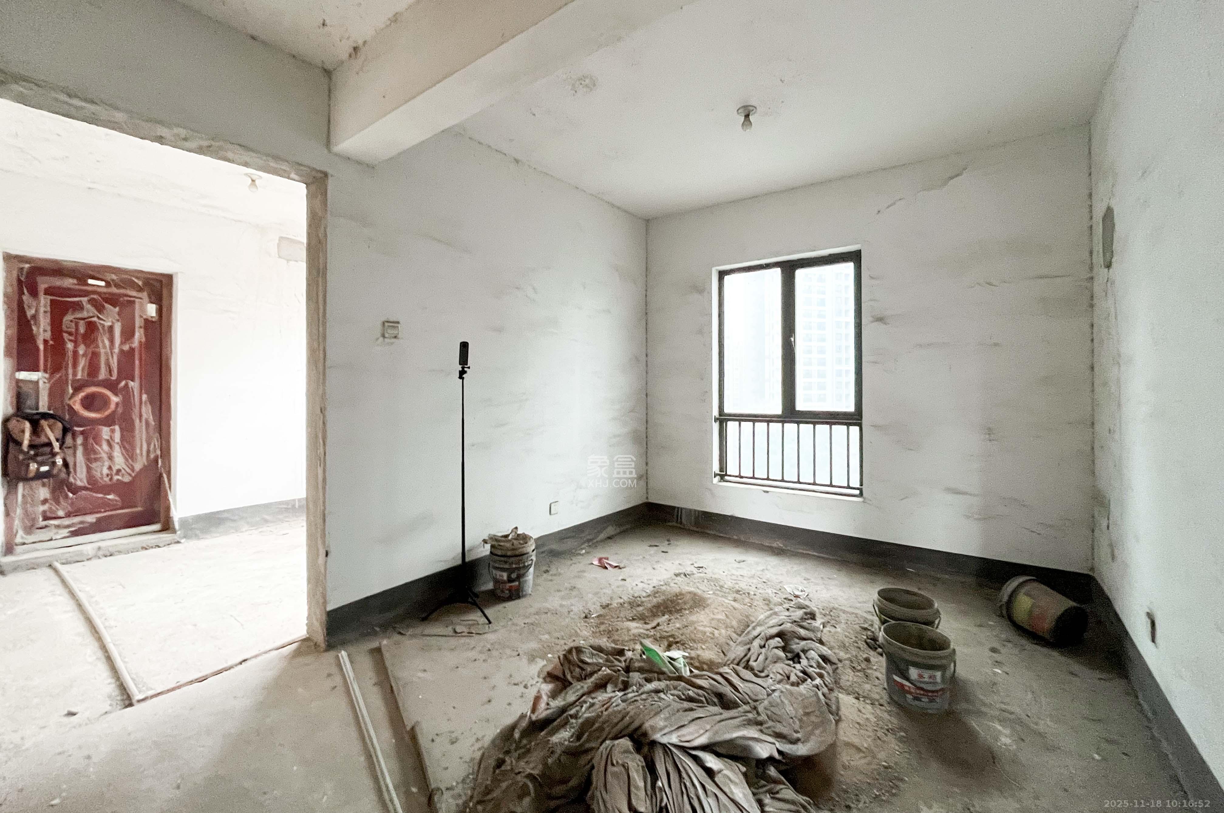 达美D6区  4室2厅2卫    110.0万其他