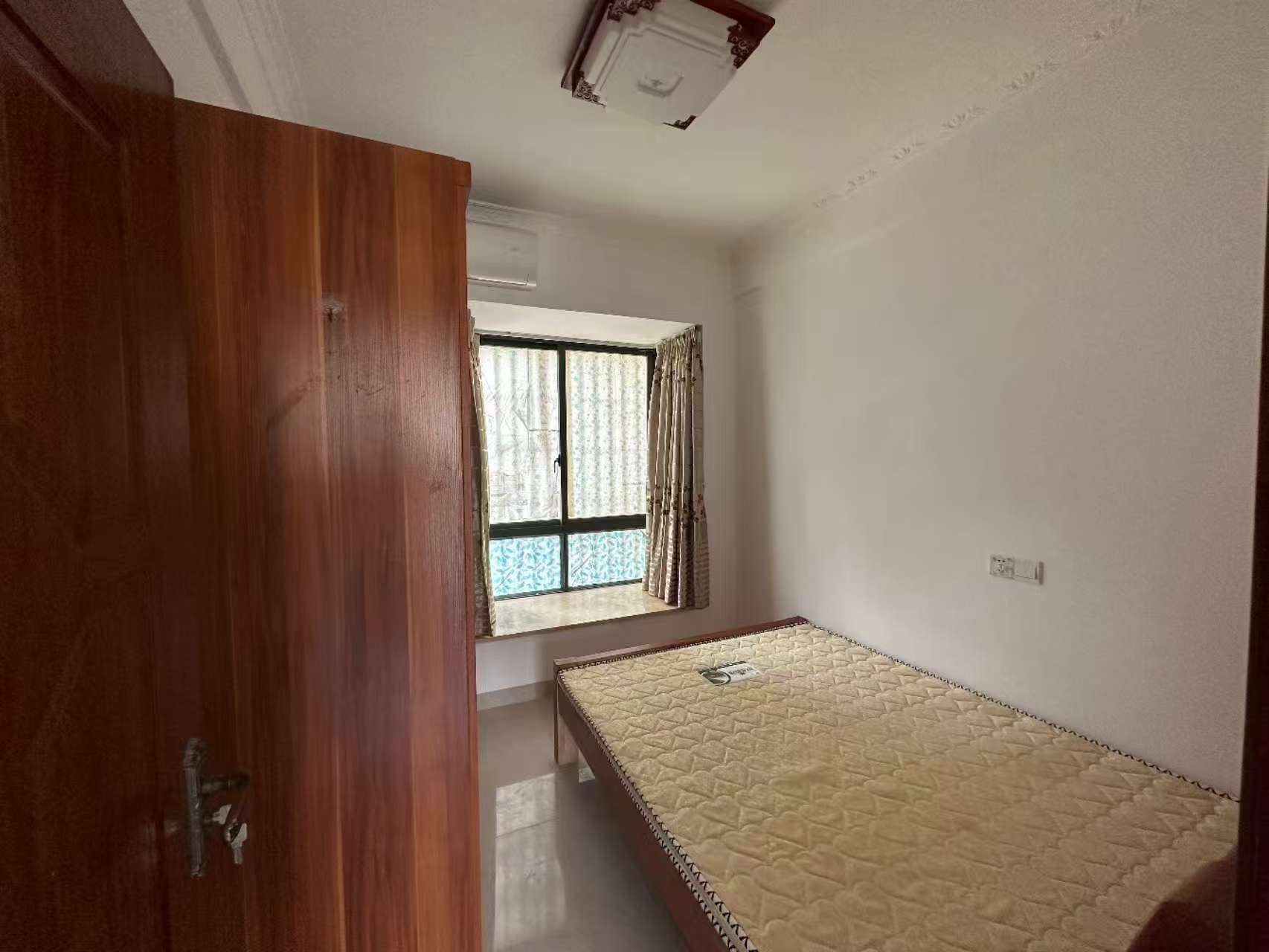 南江花园  2室1厅1卫    1600.0元/月室内图