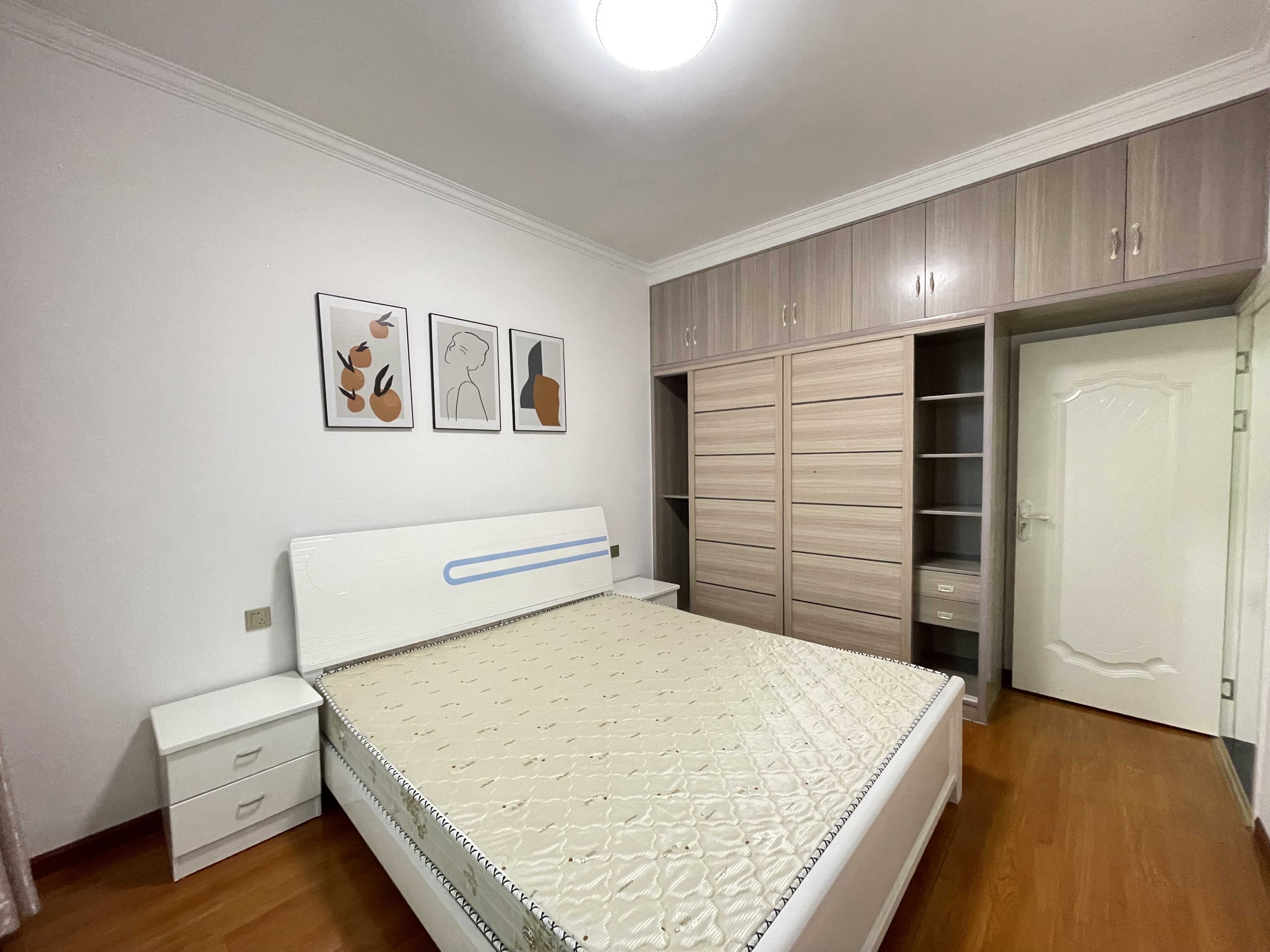 金域滨江  3室2厅1卫    1800.0元/月室内图