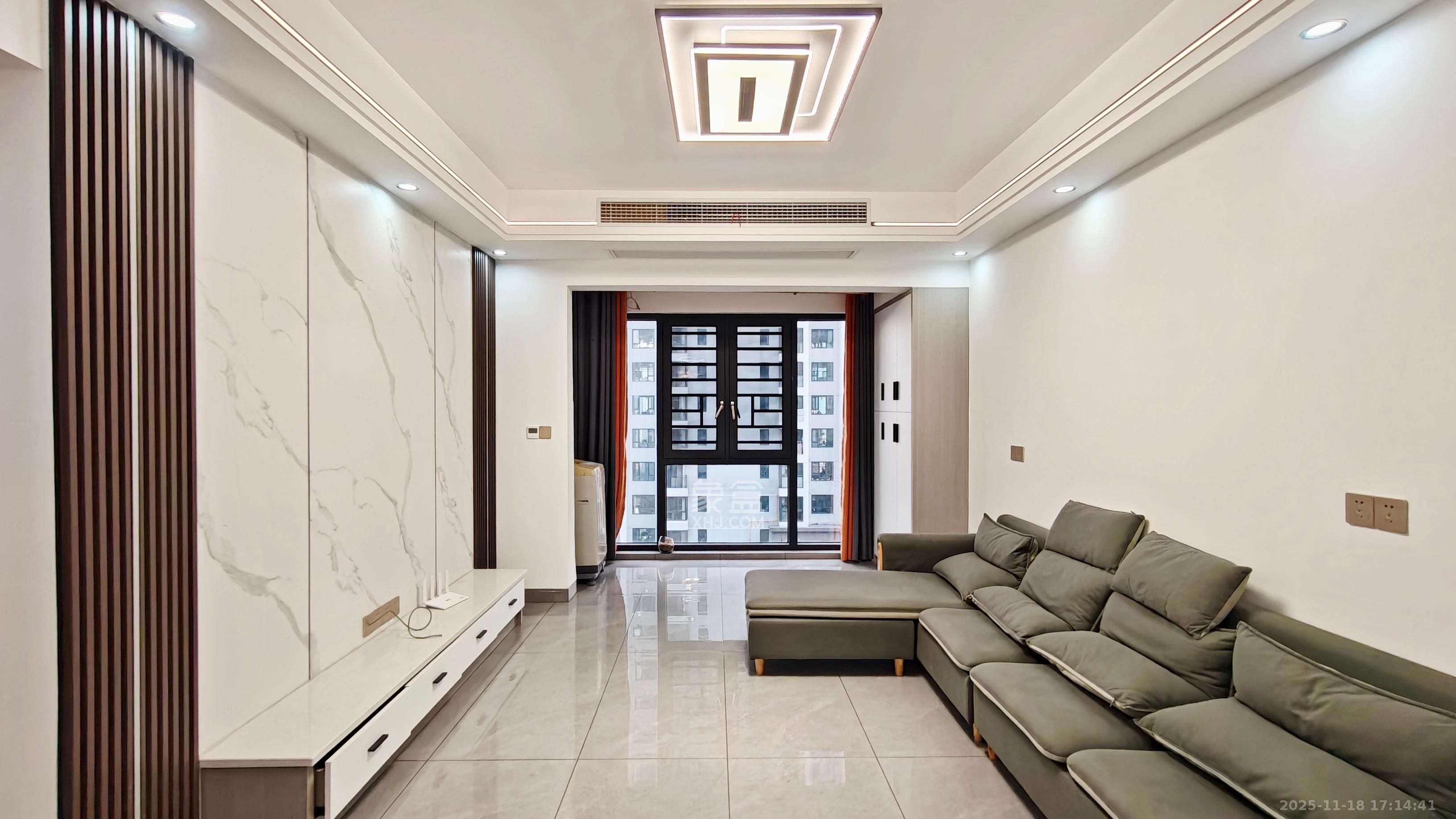 蔷薇国际 3室2厅1卫 2000.0元/月 蔷薇国际 3室2厅1卫 2000.0元/月室内图