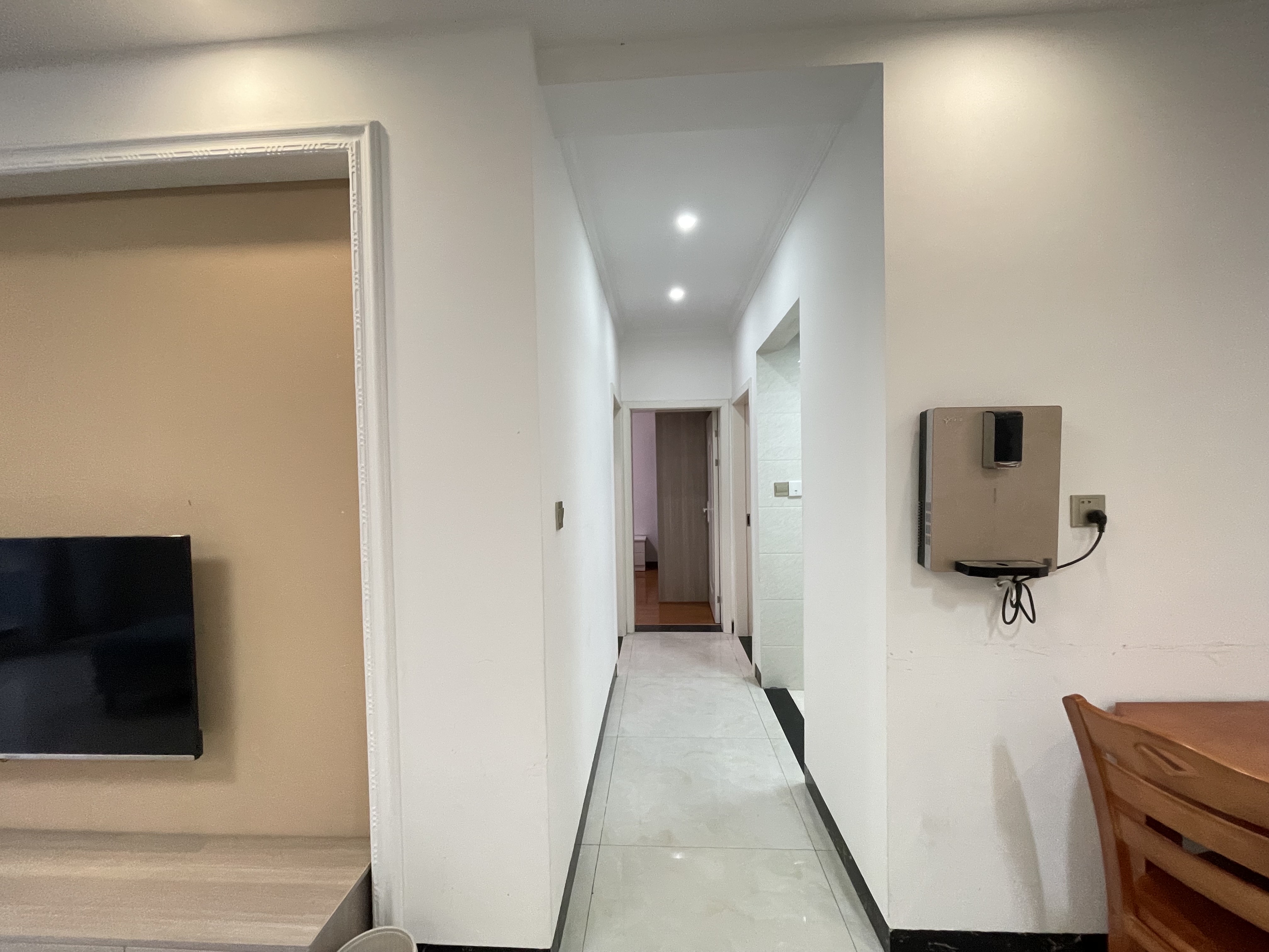 金域滨江  3室2厅1卫    1800.0元/月室内图