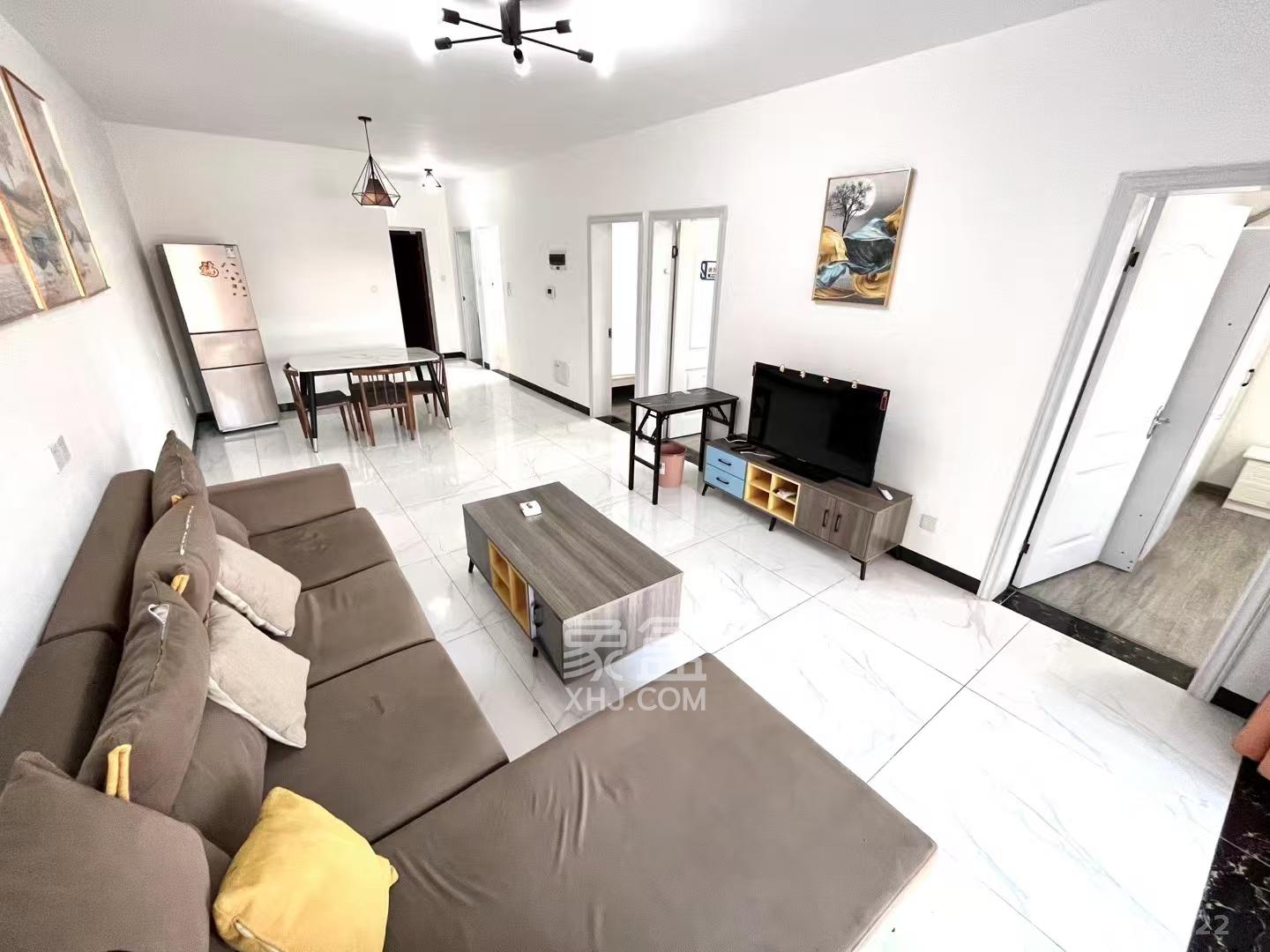 国泰九龙湾 3室2厅1卫 2000.0元/月 国泰九龙湾 3室2厅1卫 2000.0元/月室内图