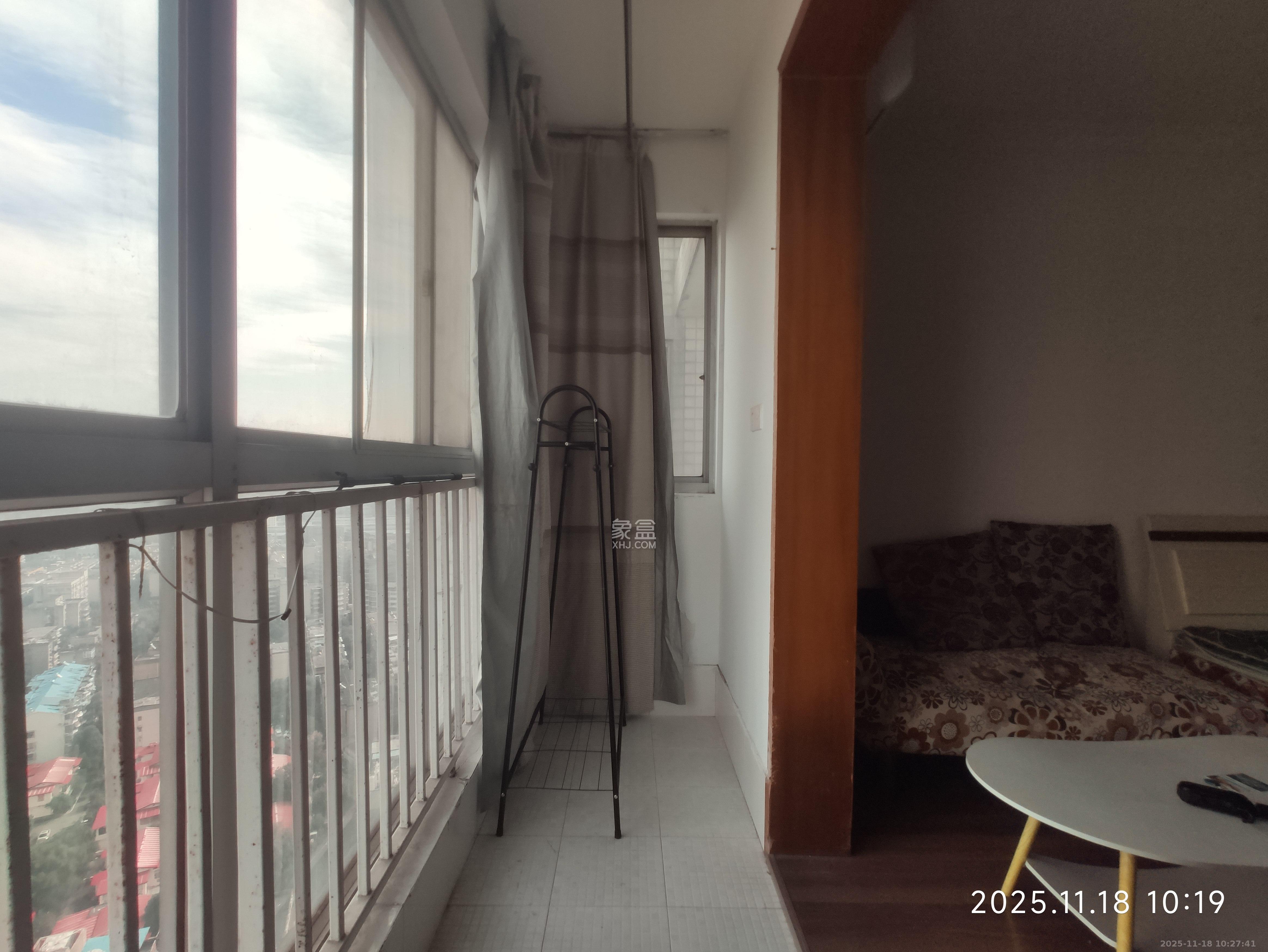 东方新世界  1室1厅1卫    1500.0元/月室内图