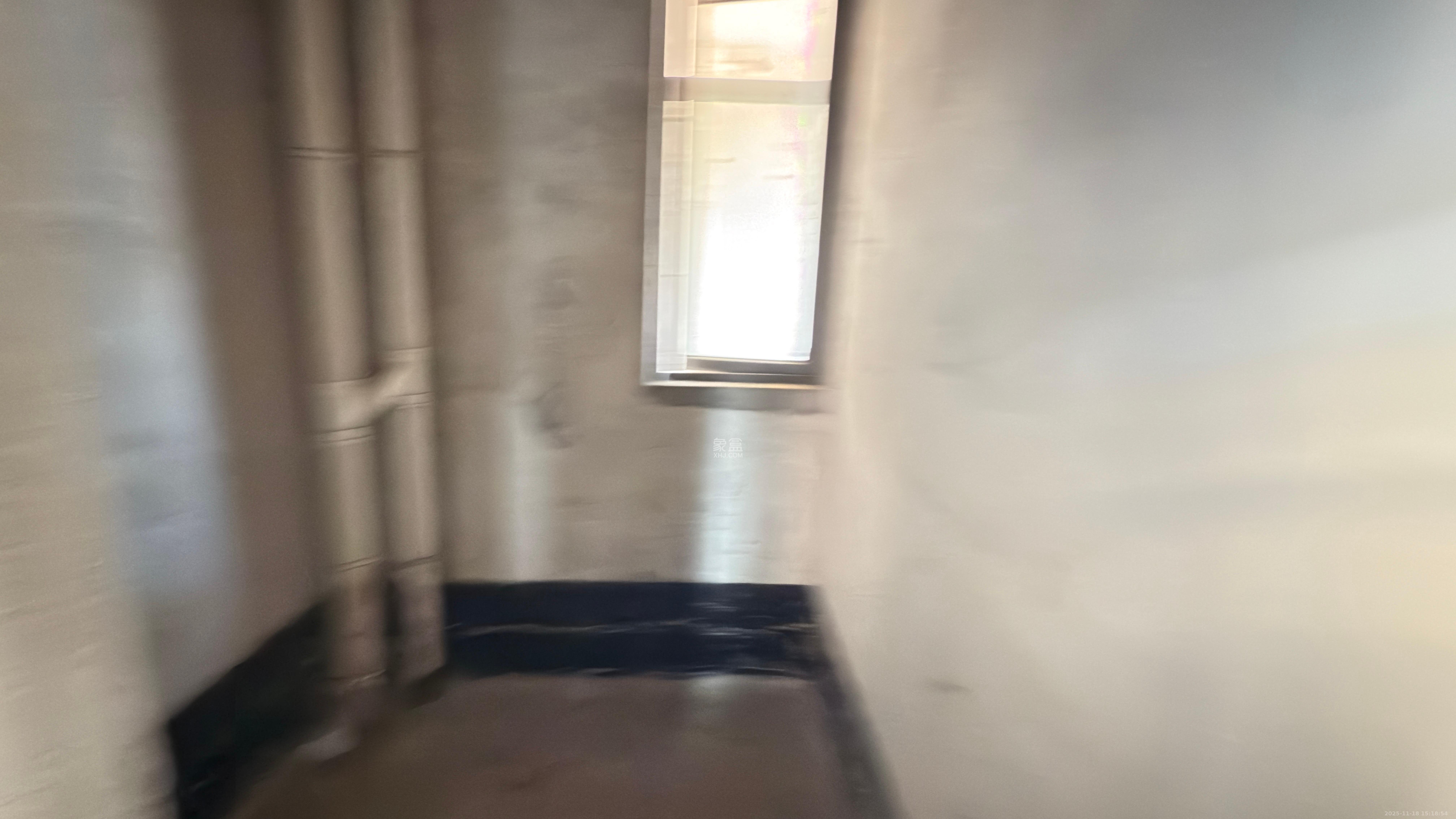 金侨城 3室2厅1卫 34.5万 金侨城 3室2厅1卫 34.5万客厅