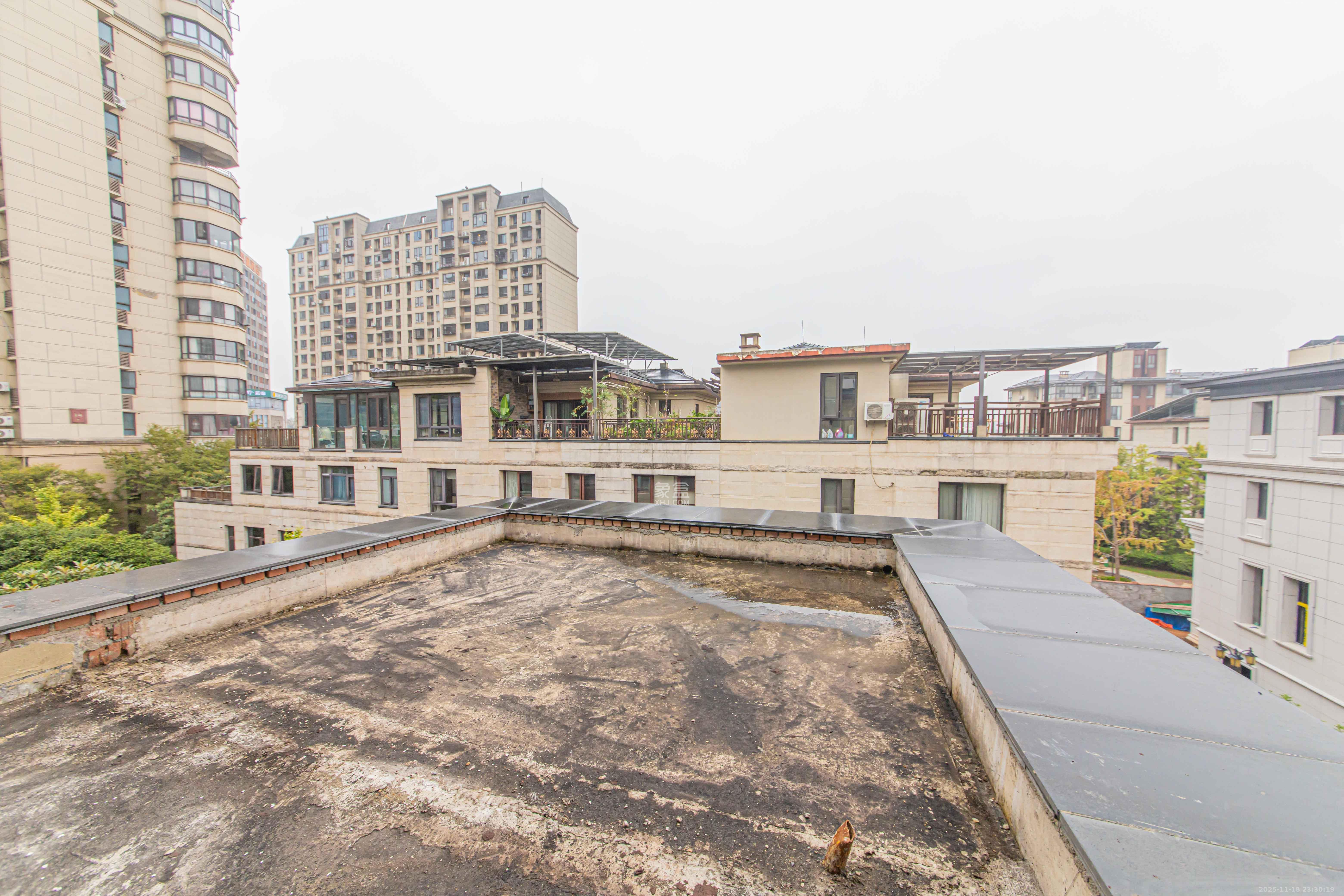 北辰中央公园A区  5室2厅3卫    480.0万阳台