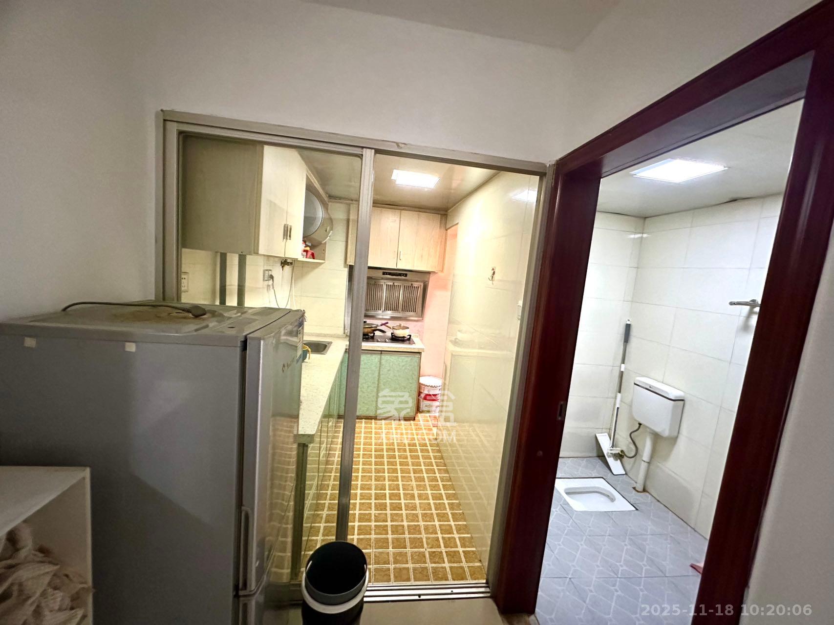 红星国际星城  1室1厅1卫    1200.0元/月室内图