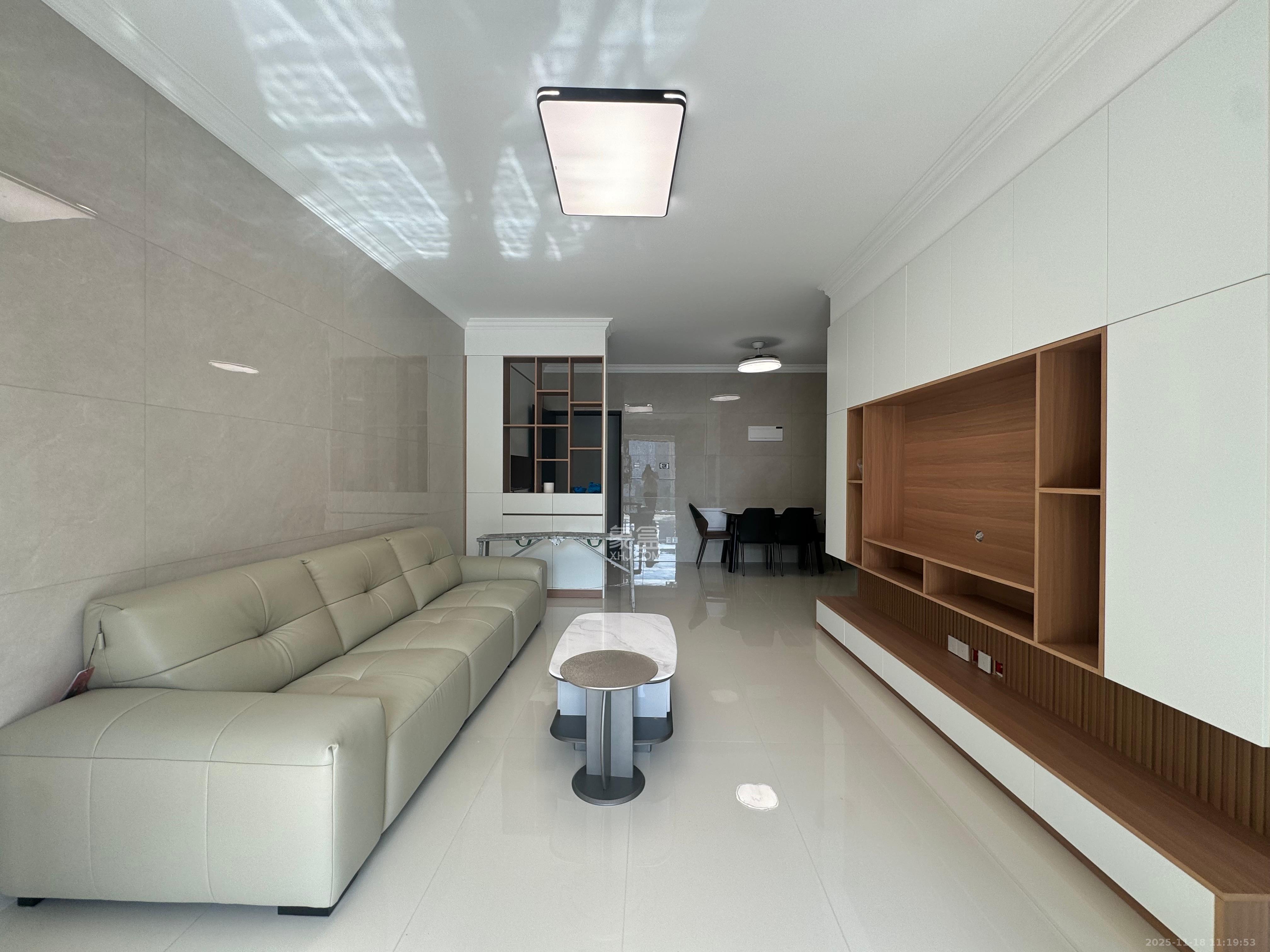 望远嘉苑  2室1厅1卫    2400.0元/月