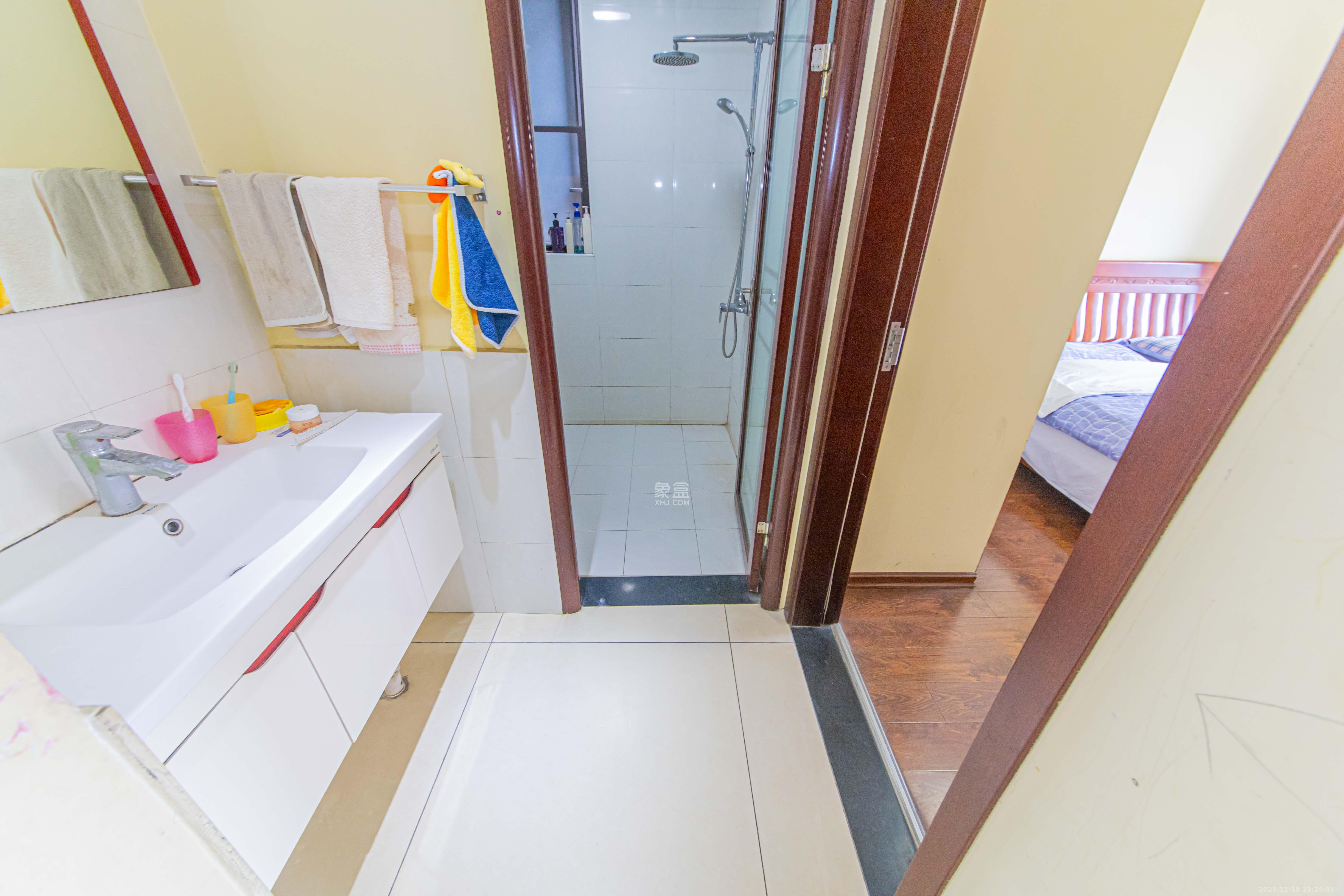 绿地公馆(绿地名邸) 3室2厅2卫 126.0万 绿地公馆(绿地名邸) 3室2厅2卫 126.0万卫生间