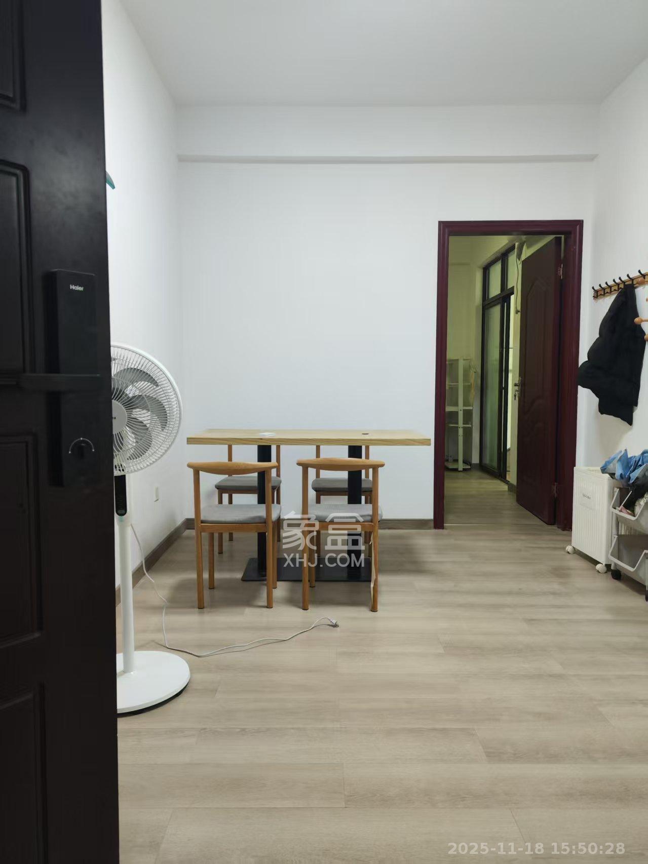 阳光丽城二期  3室2厅1卫    2500.0元/月室内图