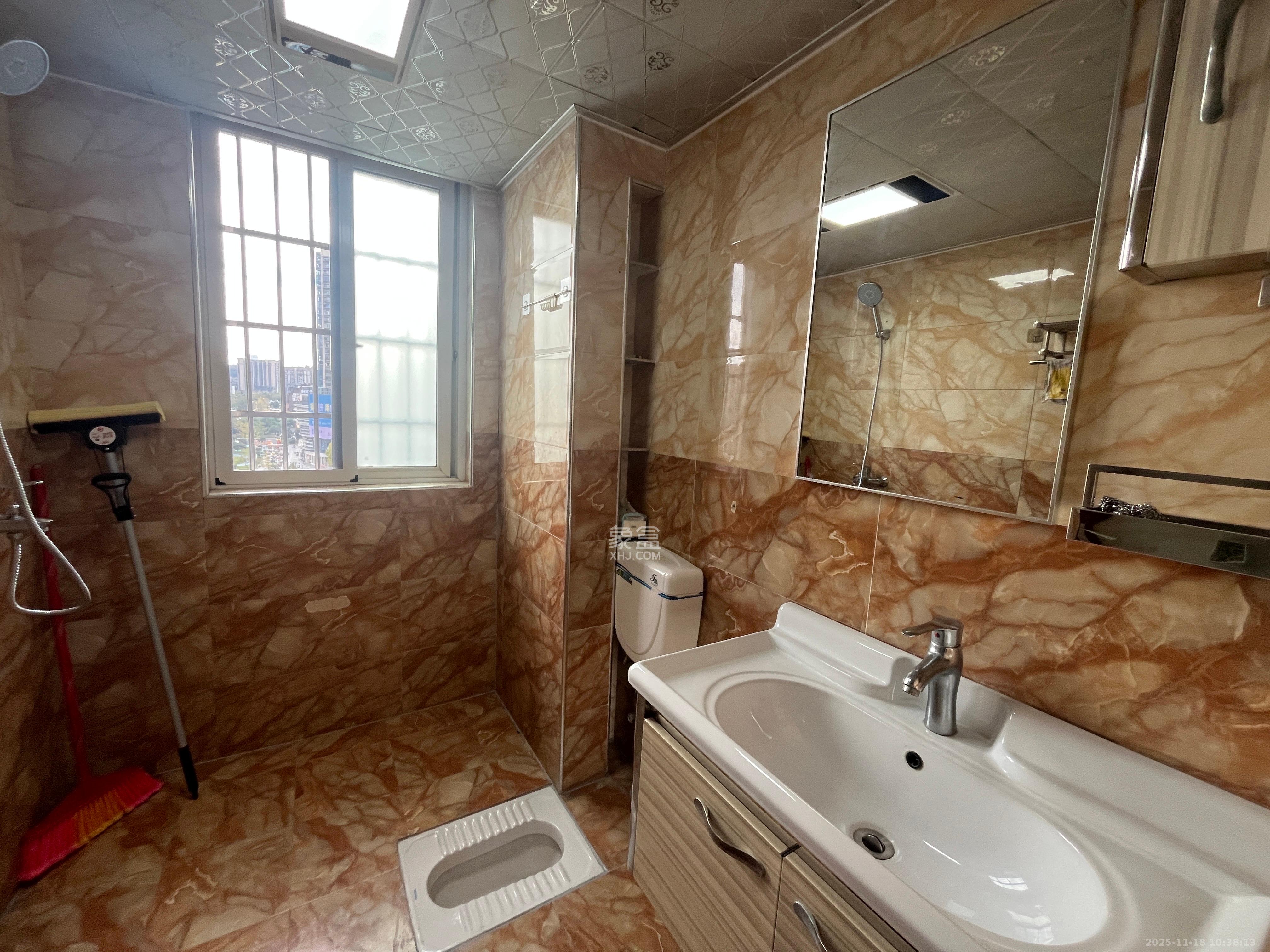 双盈卧龙湾 2室2厅1卫 1700.0元/月 双盈卧龙湾 2室2厅1卫 1700.0元/月室内图