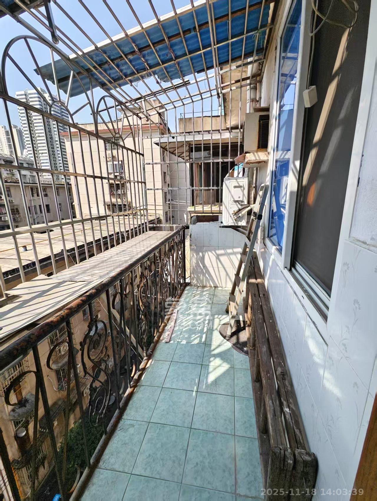 人民新村  3室1厅1卫    1700.0元/月室内图