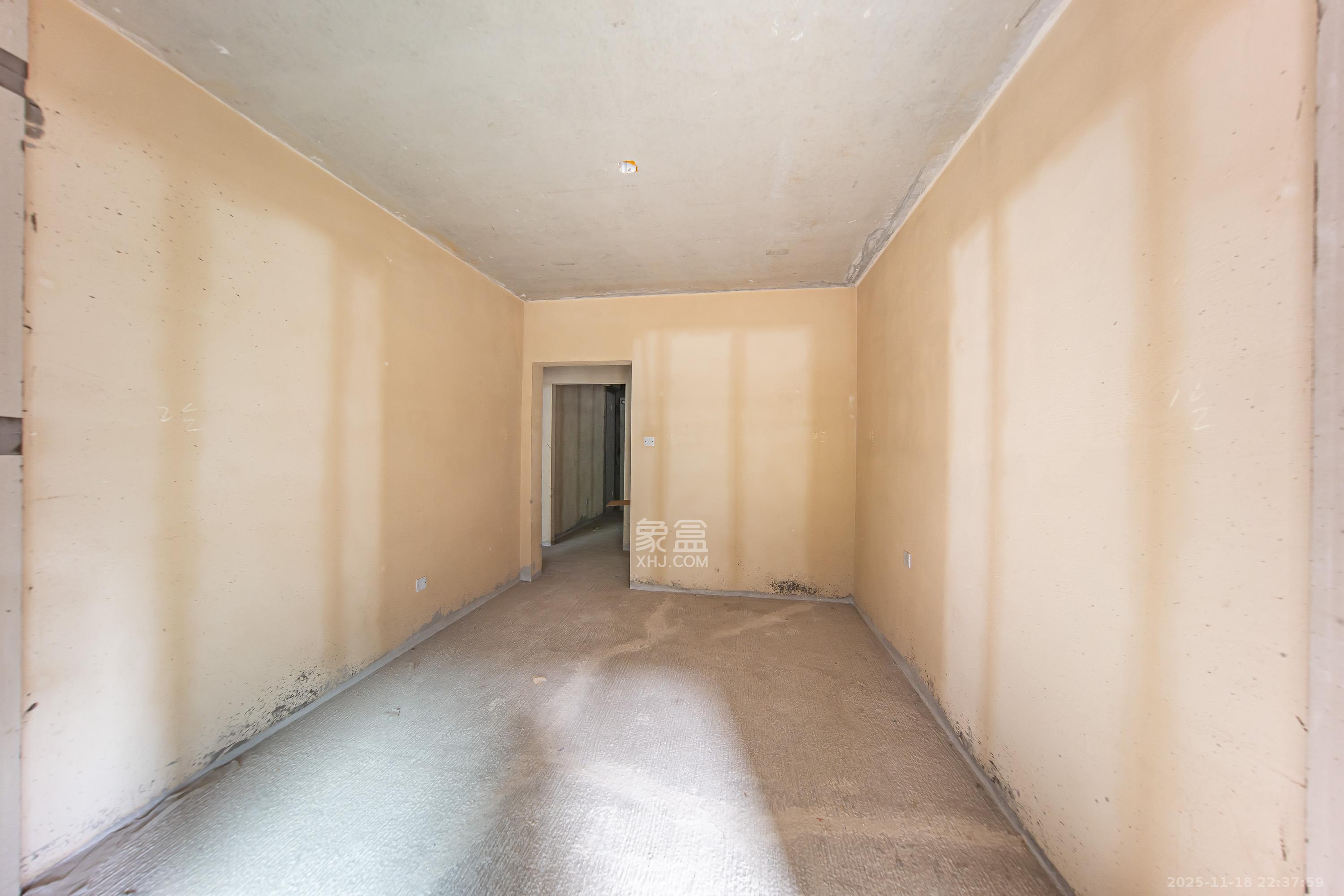 城发恒伟星雅韵（恒伟星辉苑）  4室2厅2卫    136.0万卧室