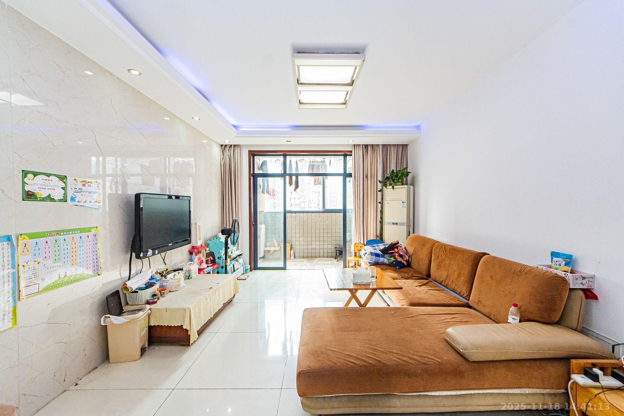 湘江世纪城咏江苑 2室2厅1卫 2000.0元/月 湘江世纪城咏江苑 2室2厅1卫 2000.0元/月室内图