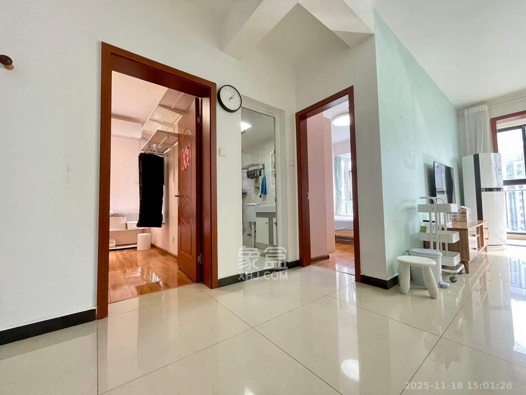 泊爱蓝湾 1室0厅0卫 2500.0元/月 泊爱蓝湾 1室0厅0卫 2500.0元/月室内图