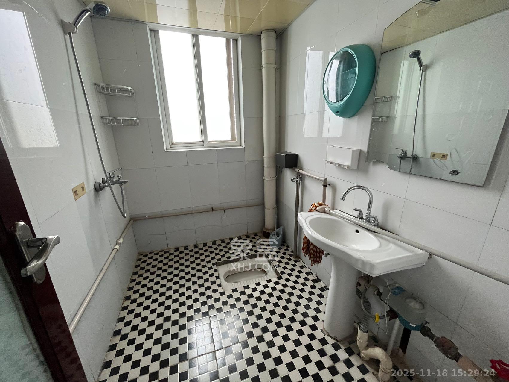 嘉盛华庭（一期、二期、三期）  2室2厅1卫    2090.0元/月室内图