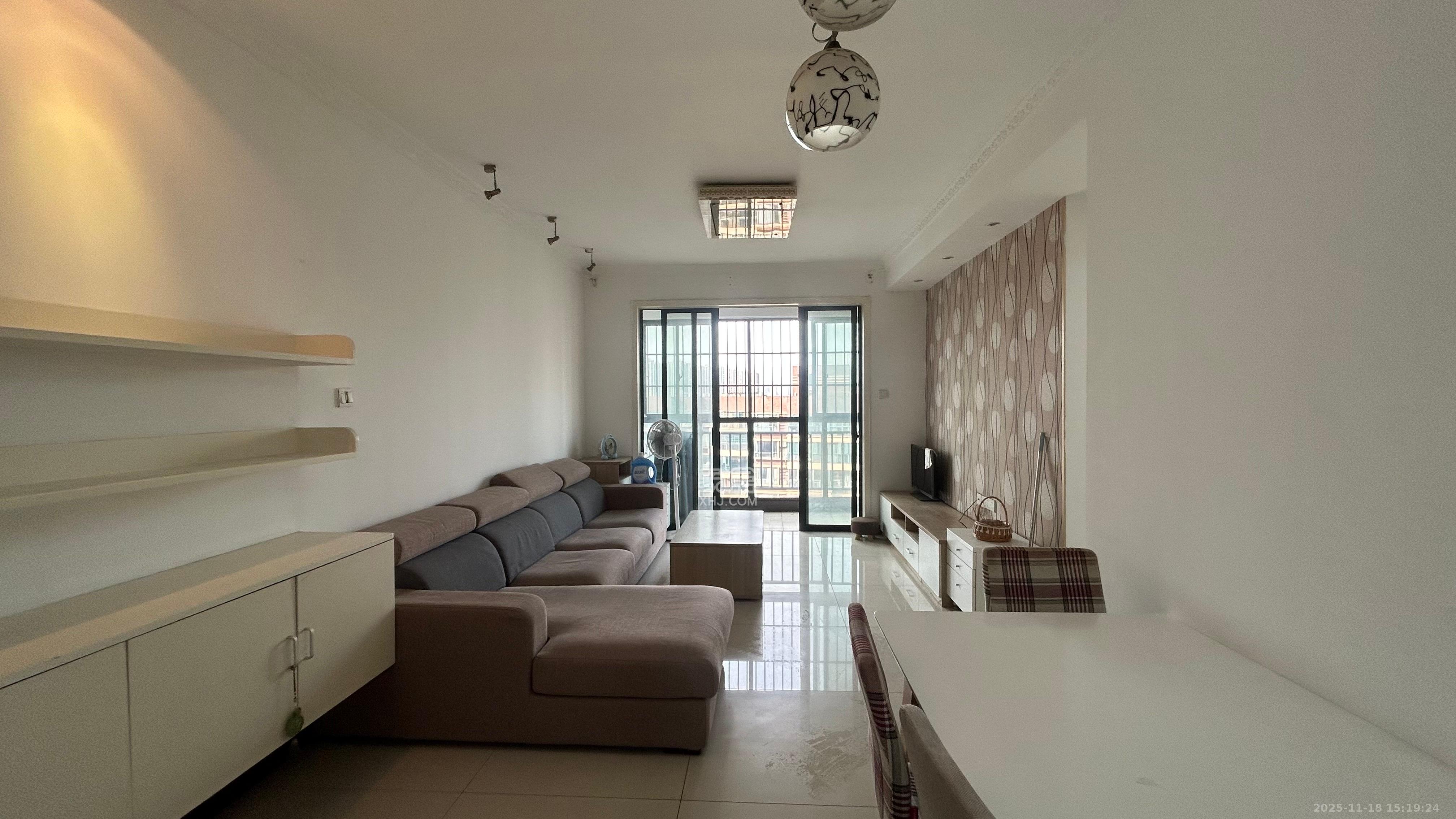 麓谷公馆（涉外国际公馆）  3室1厅1卫    2000.0元/月