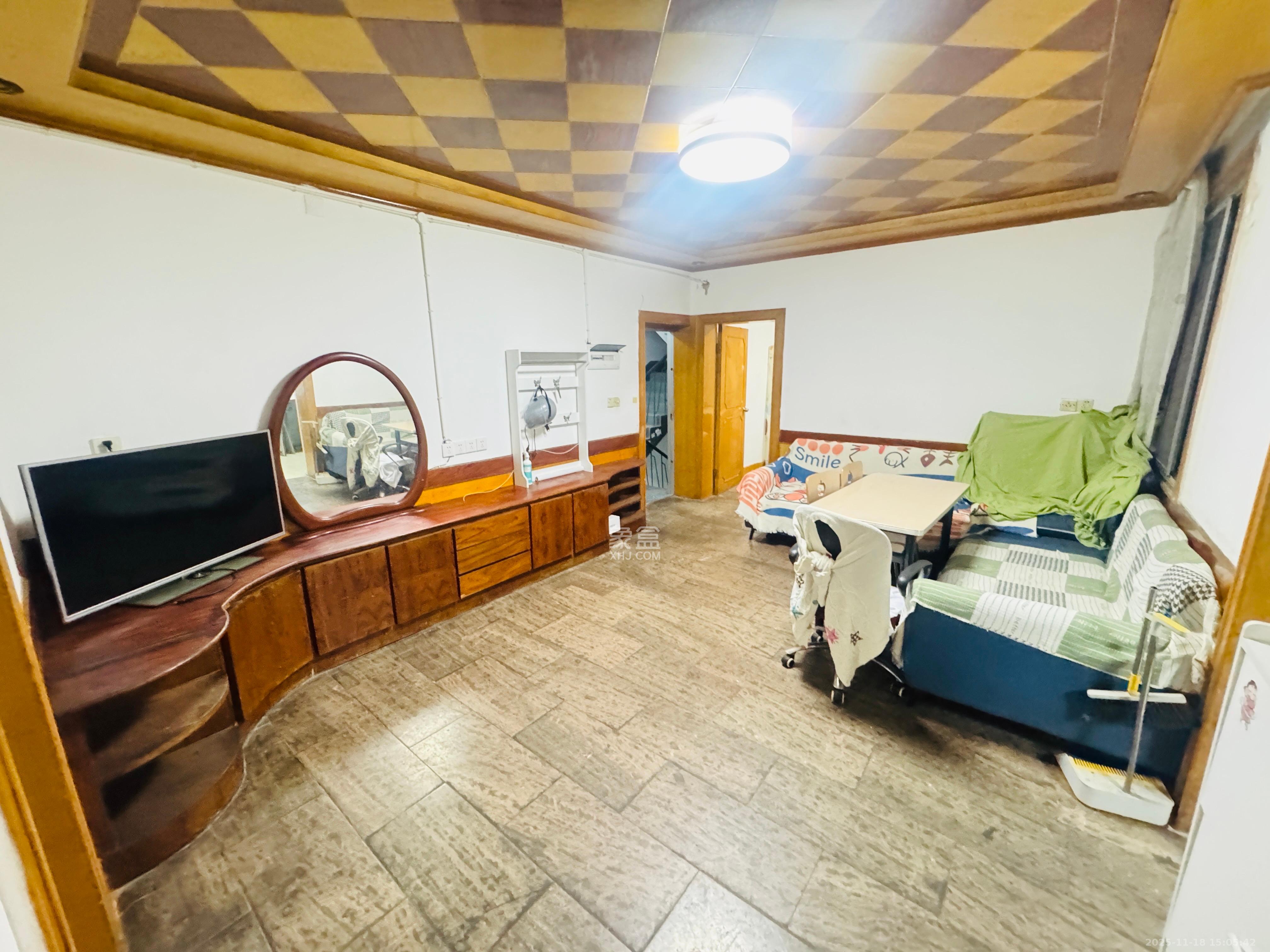 向家湾社区(含富湘公寓) 3室1厅1卫 1800.0元/月 向家湾社区(含富湘公寓) 3室1厅1卫 1800.0元/月室内图