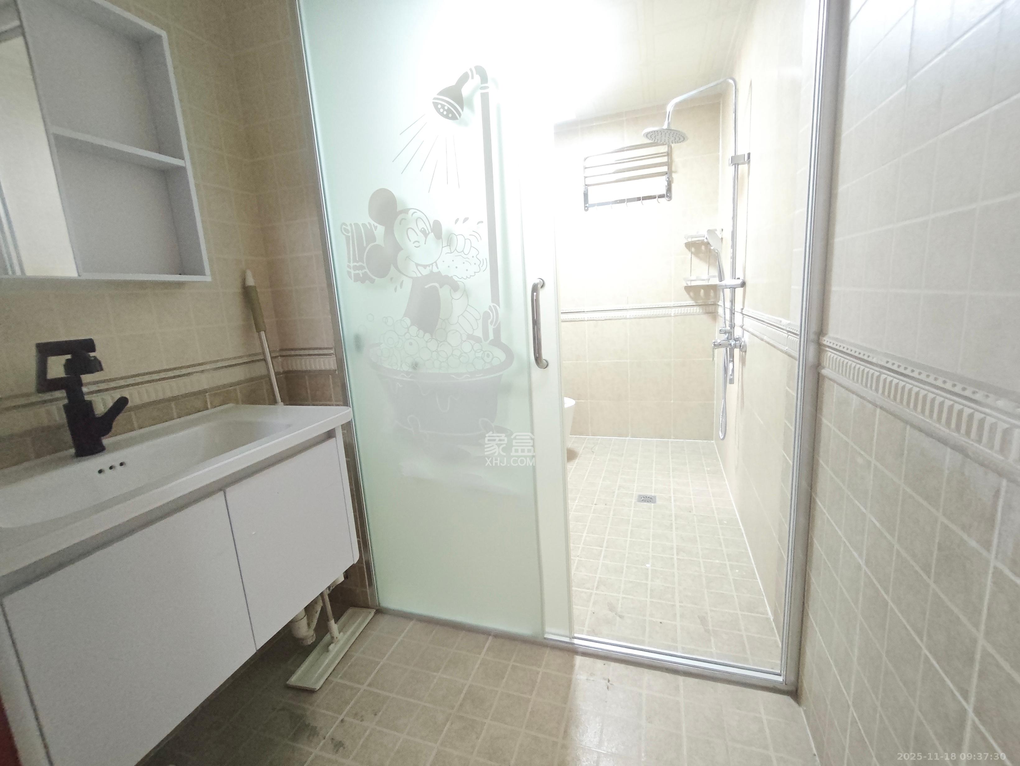 澳海澜庭 4室2厅2卫 2500.0元/月 澳海澜庭 4室2厅2卫 2500.0元/月室内图